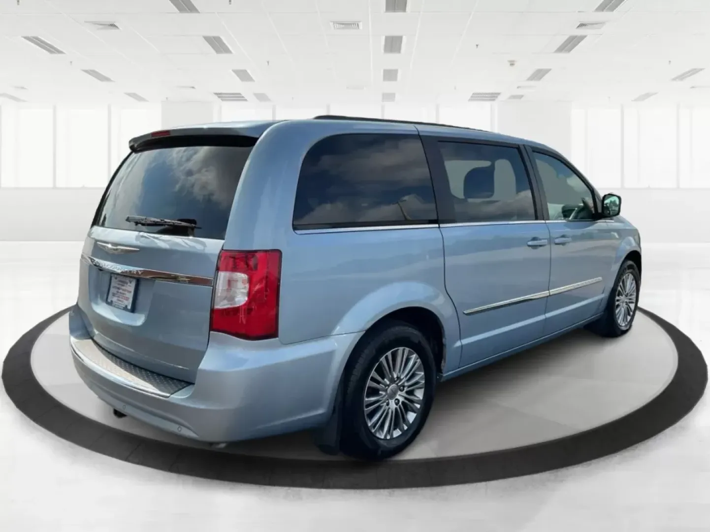 2013 Chrysler Town and Country Touring-L (2C4RC1CG5DR) with an Pentastar 3.6L V-6 DOHC engine, located at 1099 N County Rd 25A, Troy, OH, 45373, (937) 908-9800, 40.057079, -84.212883 - **Drive Family Adventures in the 2013 Chrysler Town and Country Touring-L Your Perfect Companion for Fun and Functionality!**<br /> <br /> Are you searching for the ideal vehicle to accommodate your growing family or enhance your daily commutes? Look no further than the stunning 2013 Chrysler Tow - Photo#2