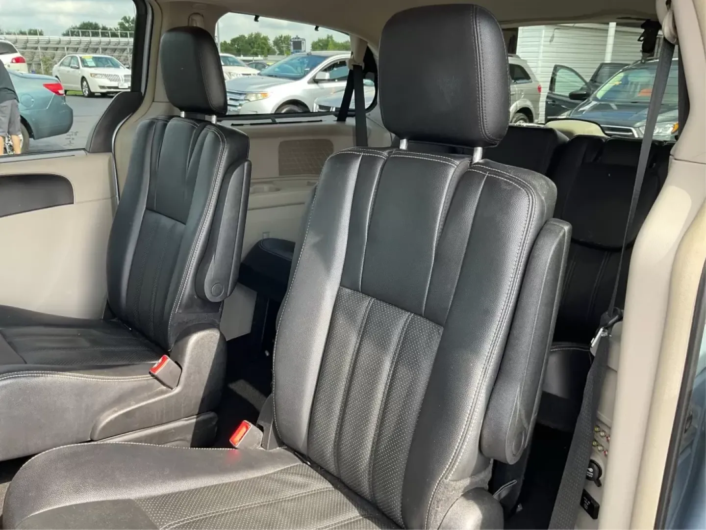 2013 Chrysler Town and Country Touring-L (2C4RC1CG5DR) with an Pentastar 3.6L V-6 DOHC engine, located at 1099 N County Rd 25A, Troy, OH, 45373, (937) 908-9800, 40.057079, -84.212883 - **Drive Family Adventures in the 2013 Chrysler Town and Country Touring-L Your Perfect Companion for Fun and Functionality!**<br /> <br /> Are you searching for the ideal vehicle to accommodate your growing family or enhance your daily commutes? Look no further than the stunning 2013 Chrysler Tow - Photo#10