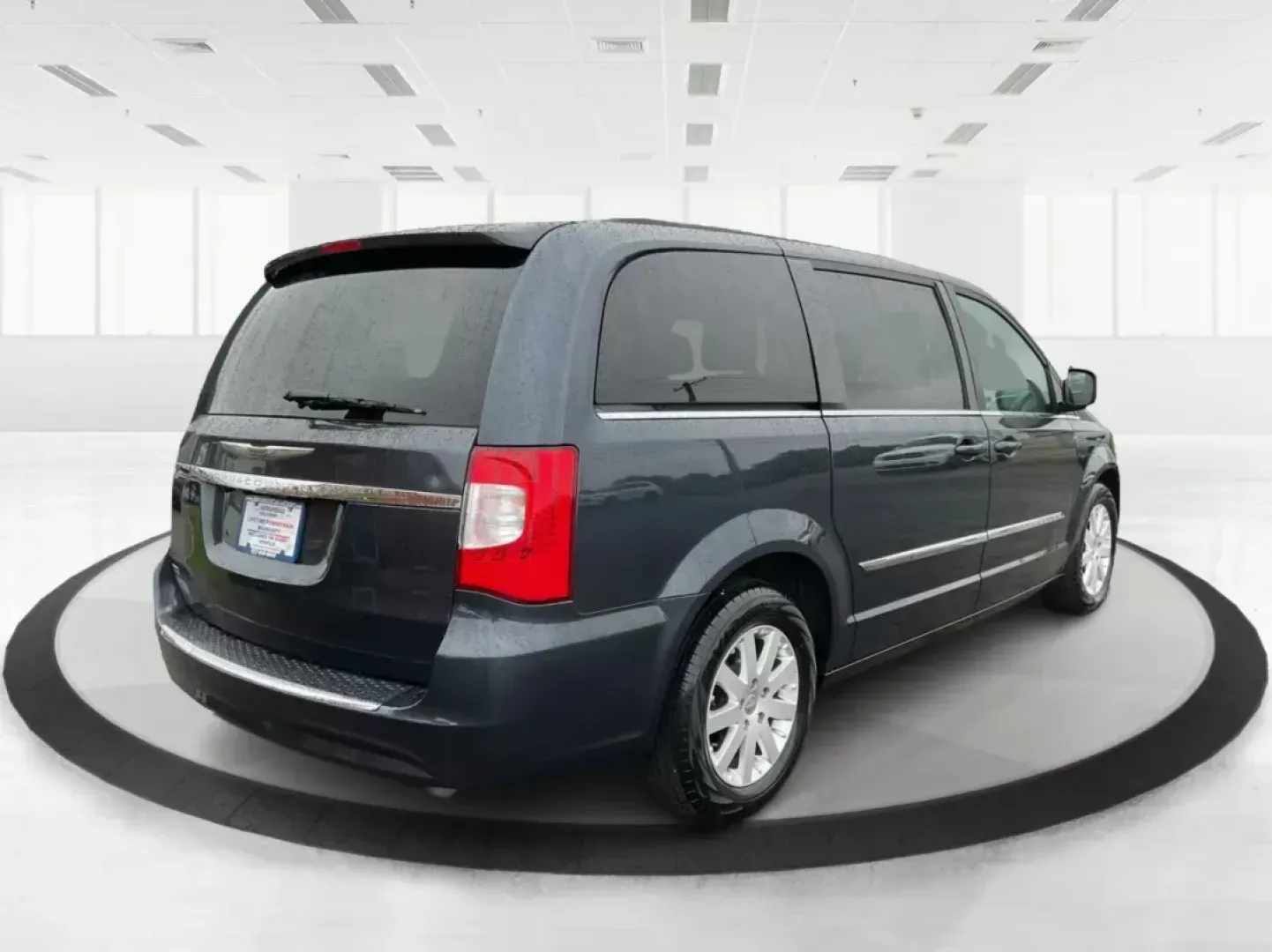 2013 Chrysler Town and Country Touring (2C4RC1BG5DR) with an Pentastar 3.6L V-6 DOHC engine, located at 4508 South Dixie Dr, Moraine, OH, 45439, (937) 908-9800, 39.689976, -84.218452 - **Discover the Family-Friendly 2013 Chrysler Town and Country Touring at Advantage Car and Credit in Fairborn, OH!**<br /> <br /> Are you in the market for a spacious and reliable vehicle that caters to your family's adventures? Look no further than the 2013 Chrysler Town and Country Touring, a - Photo#2