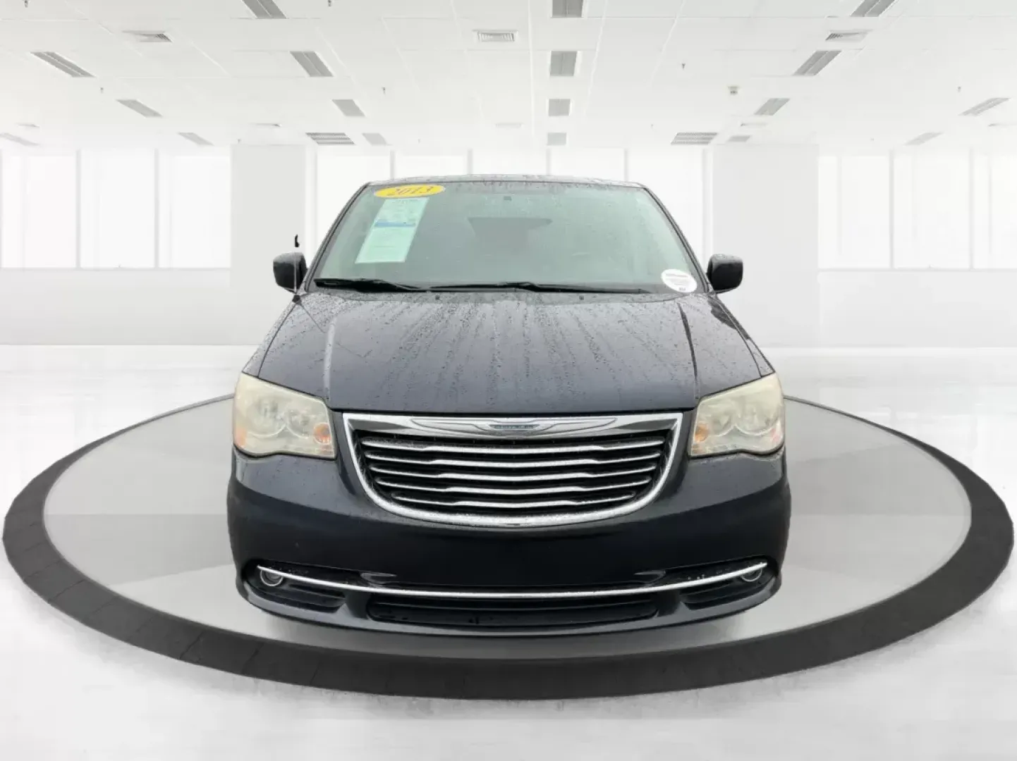 2013 Chrysler Town and Country Touring (2C4RC1BG5DR) with an Pentastar 3.6L V-6 DOHC engine, located at 4508 South Dixie Dr, Moraine, OH, 45439, (937) 908-9800, 39.689976, -84.218452 - **Discover the Family-Friendly 2013 Chrysler Town and Country Touring at Advantage Car and Credit in Fairborn, OH!**<br /> <br /> Are you in the market for a spacious and reliable vehicle that caters to your family's adventures? Look no further than the 2013 Chrysler Town and Country Touring, a - Photo#6