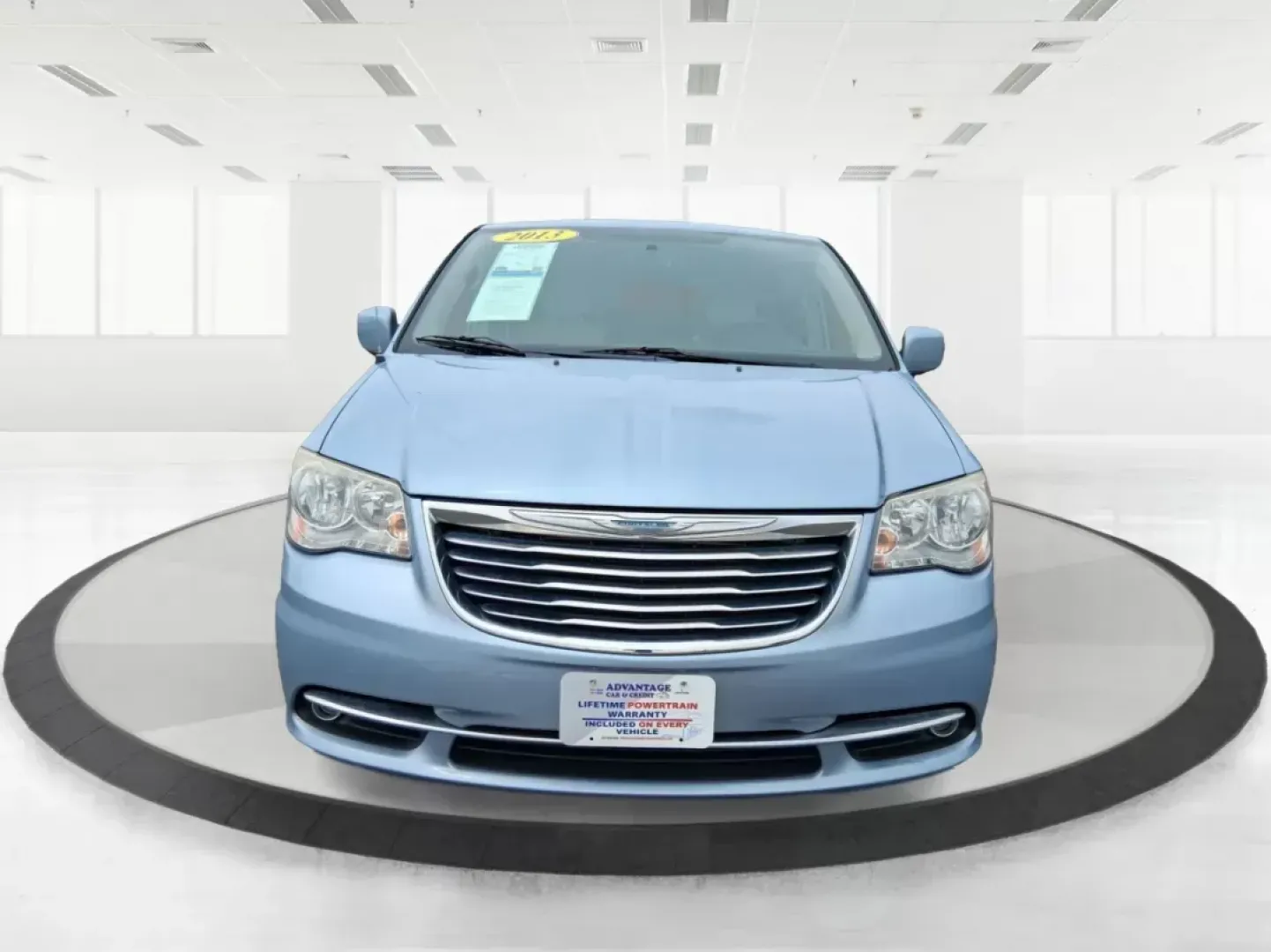 2013 Chrysler Town and Country Touring (2C4RC1BG5DR) with an Pentastar 3.6L V-6 DOHC engine, located at 401 Woodman Dr, Riverside, OH, 45431, (937) 908-9800, 39.760899, -84.123421 - **Discover Your Family's Next Adventure with the 2013 Chrysler Town and Country at Advantage Car and Credit!**<br /> <br /> Are you searching for a reliable vehicle that accommodates your growing family while offering style, comfort, and versatility? Look no further! At Advantage Car and Credit, l - Photo#6