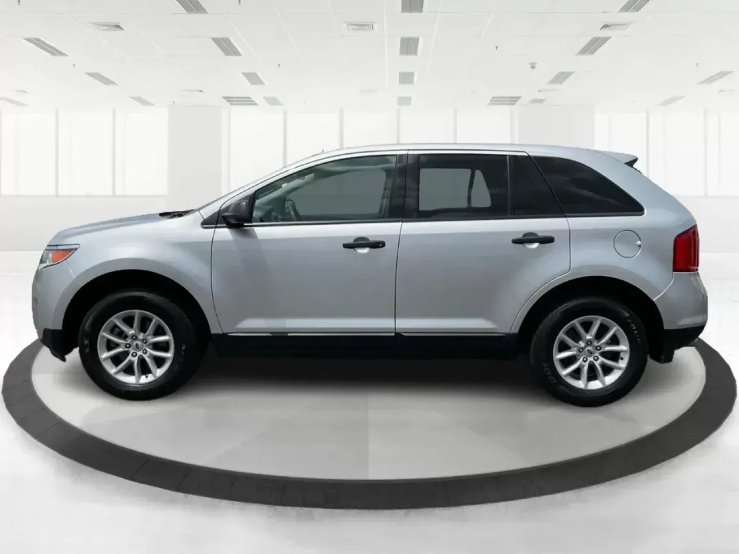 2013 Ford Edge SE (2FMDK3GC3DB) with an Other engine, located at 8750 N County Rd 25A, Piqua, OH, 45356, (937) 908-9800, 40.164391, -84.232513 - **Hit the Open Road in Style! Discover the 2013 Ford Edge SE at Advantage Car and Credit in Fairborn, OH**<br /> <br /> Are you ready to elevate your daily commute or embark on exciting weekend adventures? The 2013 Ford Edge SE is the perfect blend of comfort, spaciousness, and style, making it an i - Photo#5