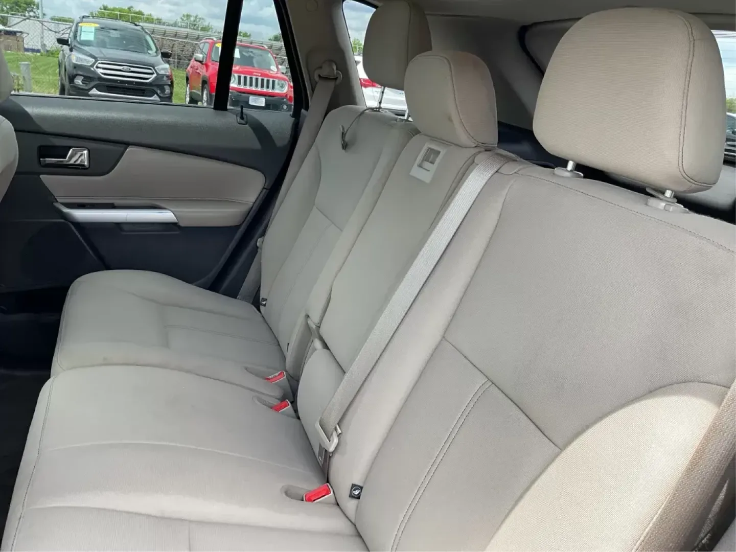 2013 Ford Edge SE (2FMDK3GC3DB) with an Other engine, located at 8750 N County Rd 25A, Piqua, OH, 45356, (937) 908-9800, 40.164391, -84.232513 - **Hit the Open Road in Style! Discover the 2013 Ford Edge SE at Advantage Car and Credit in Fairborn, OH**<br /> <br /> Are you ready to elevate your daily commute or embark on exciting weekend adventures? The 2013 Ford Edge SE is the perfect blend of comfort, spaciousness, and style, making it an i - Photo#9