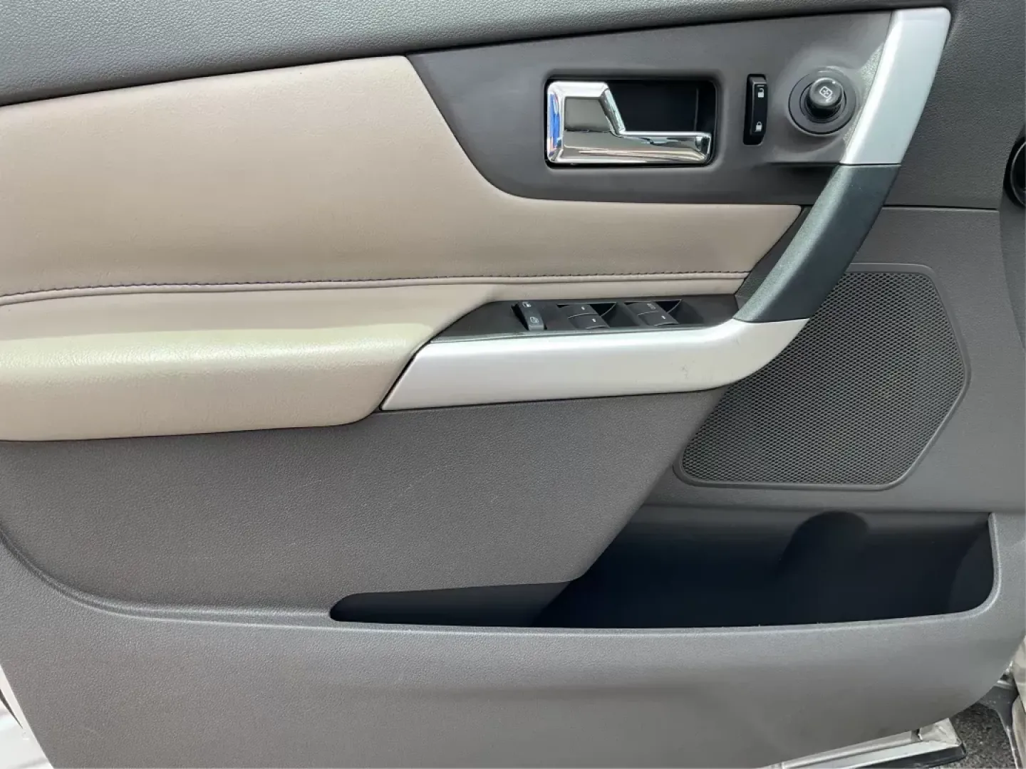 2013 Ford Edge SE (2FMDK3GC3DB) with an Other engine, located at 8750 N County Rd 25A, Piqua, OH, 45356, (937) 908-9800, 40.164391, -84.232513 - **Hit the Open Road in Style! Discover the 2013 Ford Edge SE at Advantage Car and Credit in Fairborn, OH**<br /> <br /> Are you ready to elevate your daily commute or embark on exciting weekend adventures? The 2013 Ford Edge SE is the perfect blend of comfort, spaciousness, and style, making it an i - Photo#17