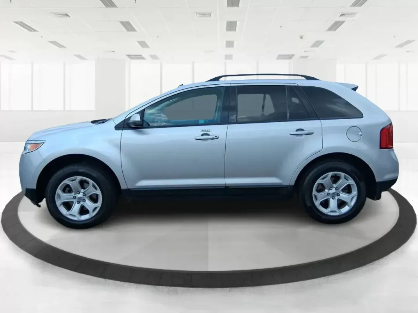 2013 Ford Edge SEL (2FMDK4JC3DB) with an 3.5L V-6 DOHC engine, located at 4508 South Dixie Dr, Moraine, OH, 45439, (937) 908-9800, 39.689976, -84.218452 - **Adventure Awaits with the 2013 Ford Edge SEL at Advantage Car and Credit!**<br /> <br /> If you're searching for a versatile SUV that's perfect for weekend getaways or daily commutes, look no further than this stunning 2013 Ford Edge SEL, now available at Advantage Car and Credit in Fairborn, OH. - Photo#5
