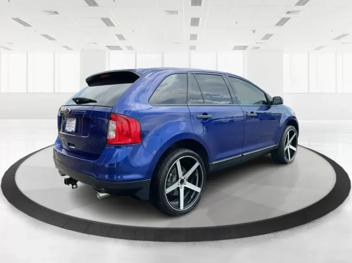 2013 Ford Edge SE (2FMDK3GC6DB) with an Other engine, located at 880 E. National Road, Vandalia, OH, 45377, (937) 908-9800, 39.891918, -84.183594 - **Discover Your Next Adventure with the 2013 Ford Edge SE A Perfect Family SUV!**<br /> <br /> Are you searching for a reliable and stylish SUV to elevate your family's adventures? The 2013 Ford Edge SE, available at Advantage Car and Credit in Fairborn, OH, is the ideal vehicle for families and in - Photo#2