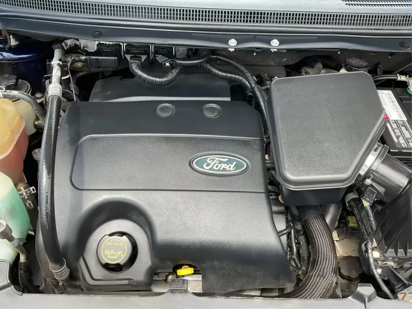 2013 Ford Edge SE (2FMDK3GC6DB) with an Other engine, located at 880 E. National Road, Vandalia, OH, 45377, (937) 908-9800, 39.891918, -84.183594 - **Discover Your Next Adventure with the 2013 Ford Edge SE A Perfect Family SUV!**<br /> <br /> Are you searching for a reliable and stylish SUV to elevate your family's adventures? The 2013 Ford Edge SE, available at Advantage Car and Credit in Fairborn, OH, is the ideal vehicle for families and in - Photo#10