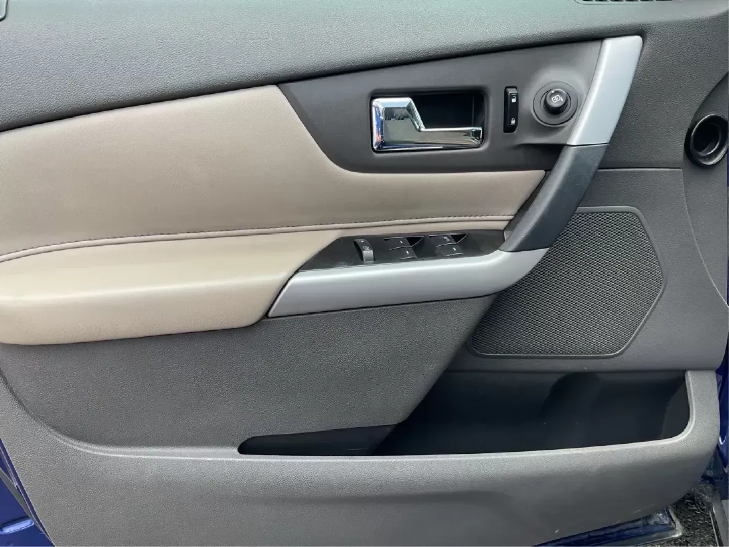 2013 Ford Edge SE (2FMDK3GC6DB) with an Other engine, located at 880 E. National Road, Vandalia, OH, 45377, (937) 908-9800, 39.891918, -84.183594 - **Discover Your Next Adventure with the 2013 Ford Edge SE A Perfect Family SUV!**<br /> <br /> Are you searching for a reliable and stylish SUV to elevate your family's adventures? The 2013 Ford Edge SE, available at Advantage Car and Credit in Fairborn, OH, is the ideal vehicle for families and in - Photo#17