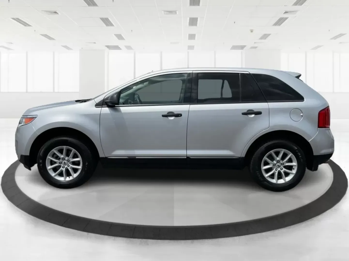 2013 Ford Edge SE (2FMDK3GC3DB) with an Other engine, located at 8750 N County Rd 25A, Piqua, OH, 45356, (937) 908-9800, 40.164391, -84.232513 - **Hit the Open Road in Style! Discover the 2013 Ford Edge SE at Advantage Car and Credit in Fairborn, OH**<br /> <br /> Are you ready to elevate your daily commute or embark on exciting weekend adventures? The 2013 Ford Edge SE is the perfect blend of comfort, spaciousness, and style, making it an i - Photo#5