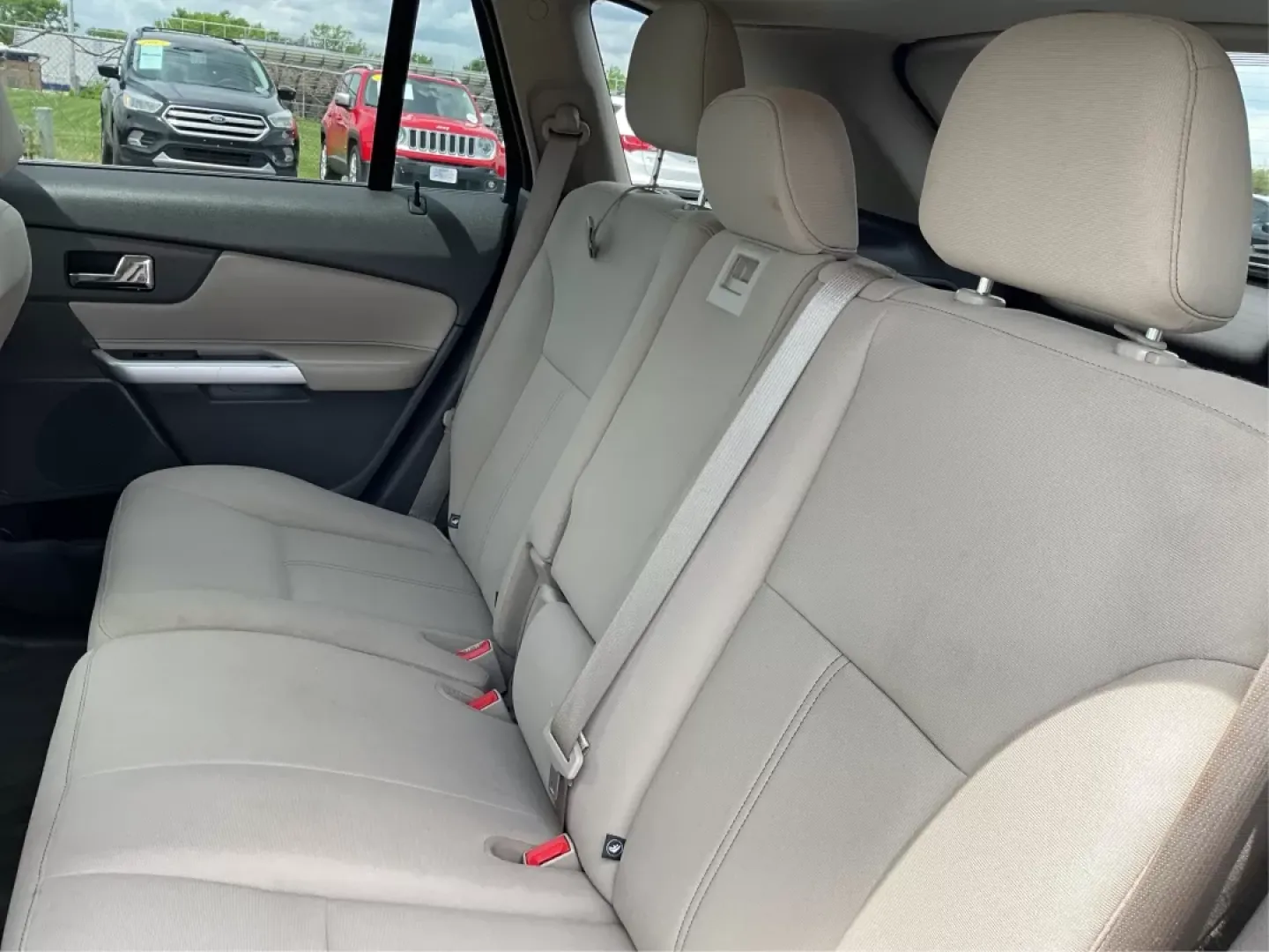 2013 Ford Edge SE (2FMDK3GC3DB) with an Other engine, located at 8750 N County Rd 25A, Piqua, OH, 45356, (937) 908-9800, 40.164391, -84.232513 - **Hit the Open Road in Style! Discover the 2013 Ford Edge SE at Advantage Car and Credit in Fairborn, OH**<br /> <br /> Are you ready to elevate your daily commute or embark on exciting weekend adventures? The 2013 Ford Edge SE is the perfect blend of comfort, spaciousness, and style, making it an i - Photo#10