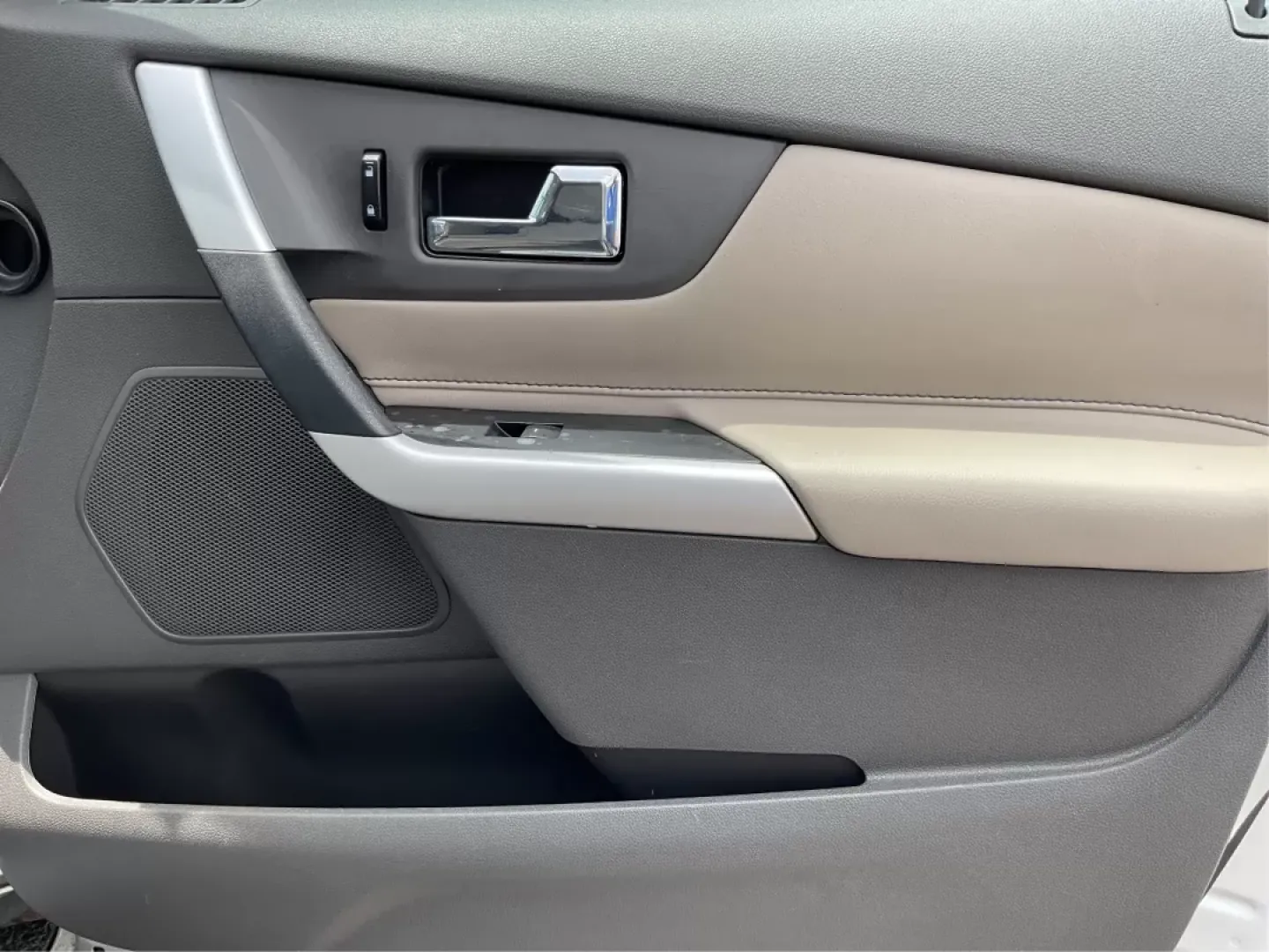 2013 Ford Edge SE (2FMDK3GC3DB) with an Other engine, located at 8750 N County Rd 25A, Piqua, OH, 45356, (937) 908-9800, 40.164391, -84.232513 - **Hit the Open Road in Style! Discover the 2013 Ford Edge SE at Advantage Car and Credit in Fairborn, OH**<br /> <br /> Are you ready to elevate your daily commute or embark on exciting weekend adventures? The 2013 Ford Edge SE is the perfect blend of comfort, spaciousness, and style, making it an i - Photo#19