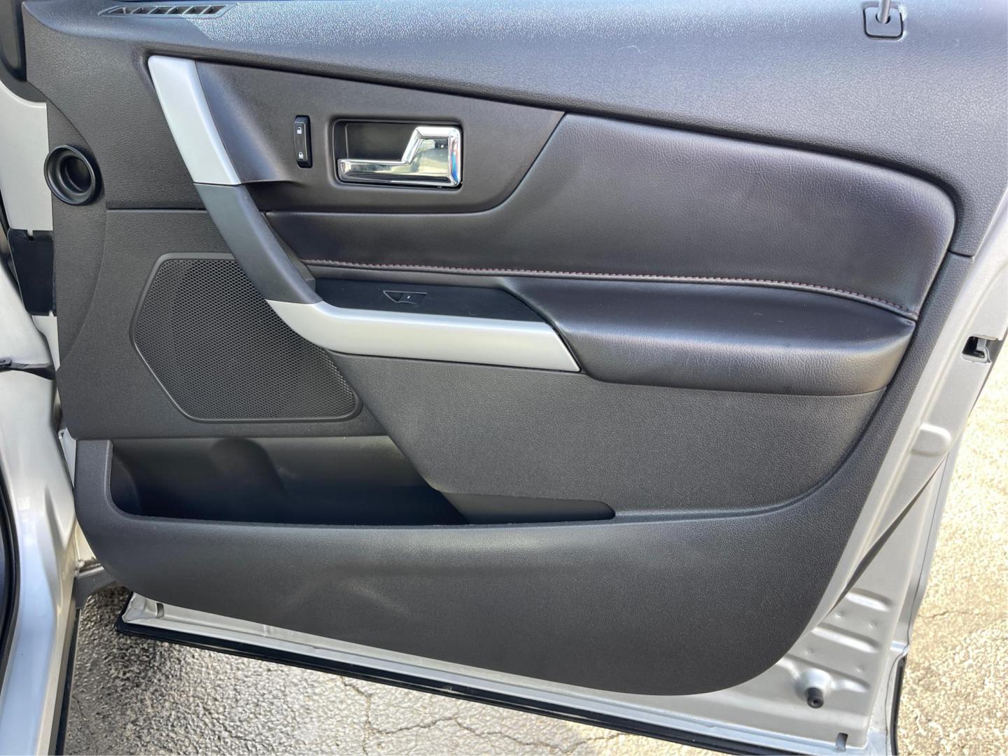 2013 Ford Edge SEL AWD (2FMDK4JC2DB) with an 3.5L V6 DOHC 24V engine, 6-Speed Automatic transmission, located at 1951 S Dayton Lakeview Rd., New Carlisle, OH, 45344, (937) 908-9800, 39.890999, -84.050255 - 2013 Ford Edge SEL AWD - Photo#19