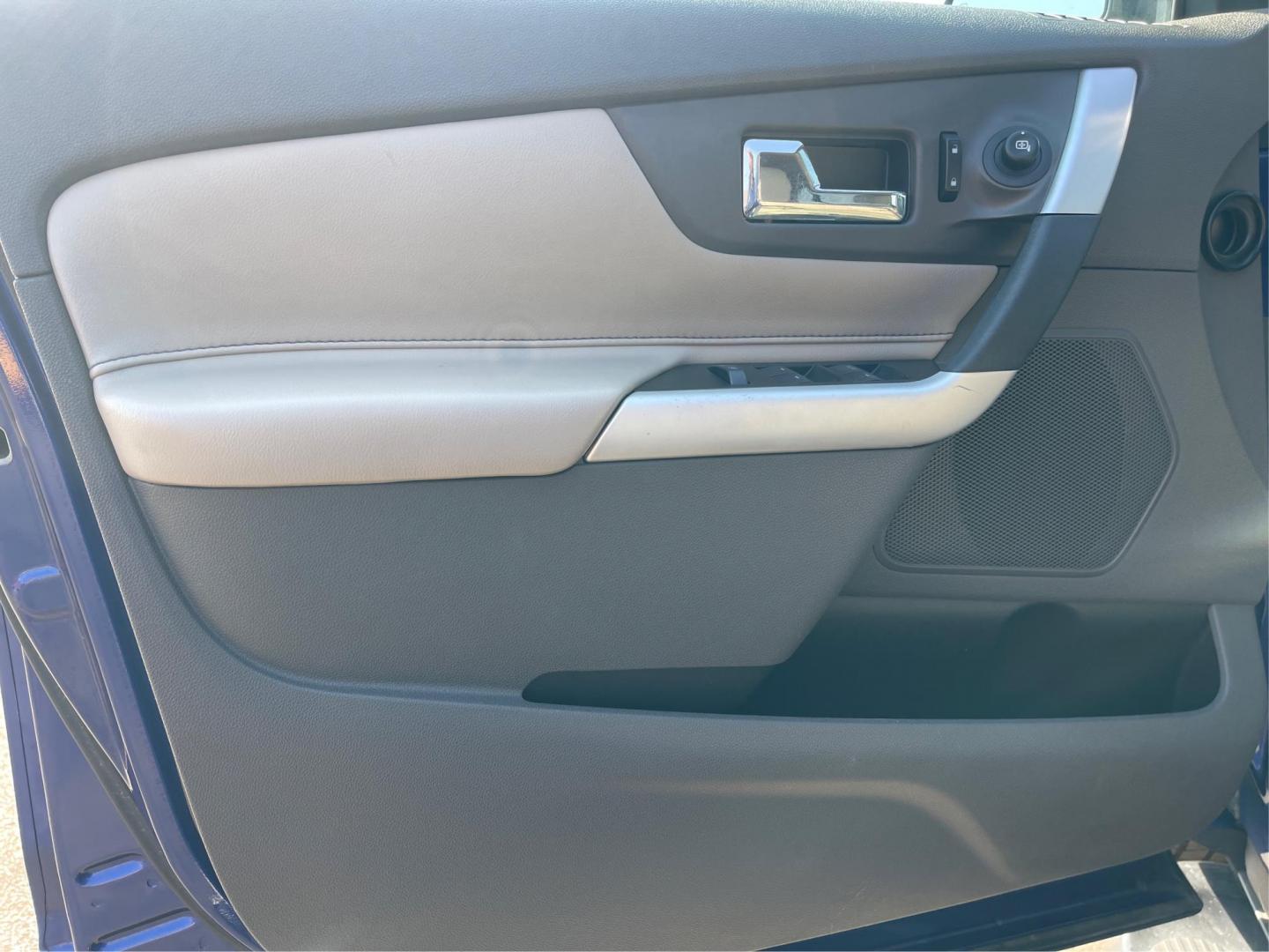 2013 Ford Edge SEL (2FMDK4JC8DB) with an 3.5L V-6 DOHC engine, located at 880 E. National Road, Vandalia, OH, 45377, (937) 908-9800, 39.891918, -84.183594 - 2013 Ford Edge SEL - Photo#17