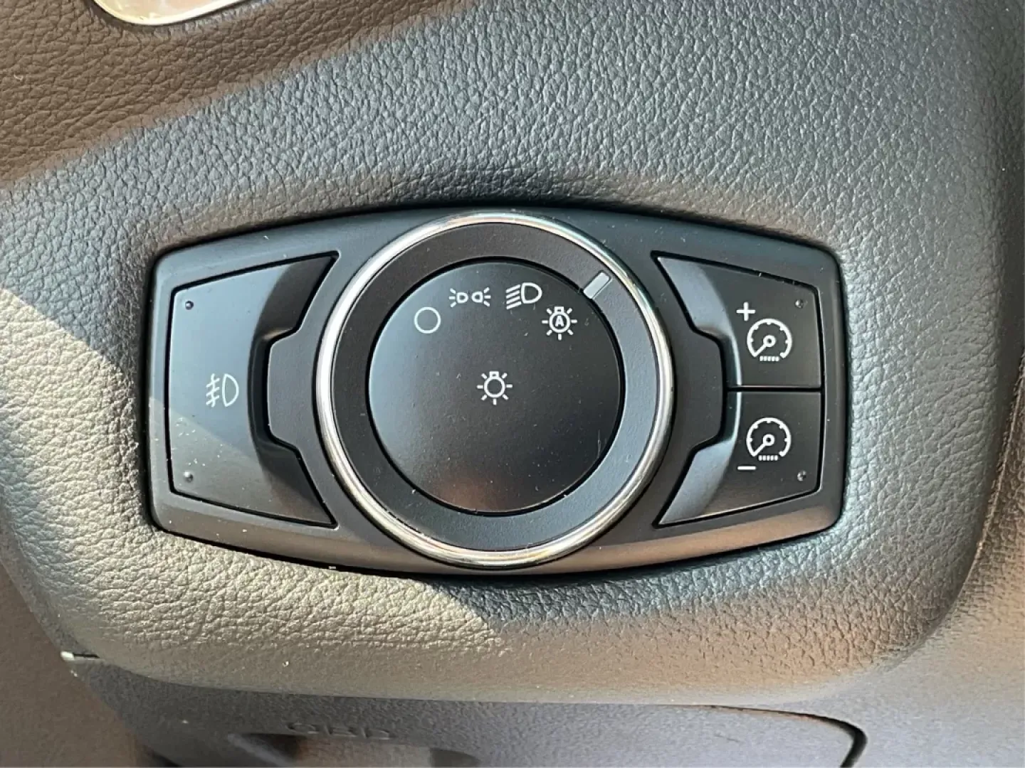 2013 Ford Escape SEL (1FMCU9H90DU) with an Other engine, located at 1184 Kauffman Ave, Fairborn, OH, 45324, (937) 908-9800, 39.807072, -84.030914 - **Experience Adventure with the 2013 Ford Escape SEL - Perfect for Your Next Family Journey!**<br /> <br /> Are you ready for the ultimate combination of adventure and comfort? The 2013 Ford Escape SEL, available now at Advantage Car and Credit in Fairborn, OH, is your ticket to exciting weekend get - Photo#17