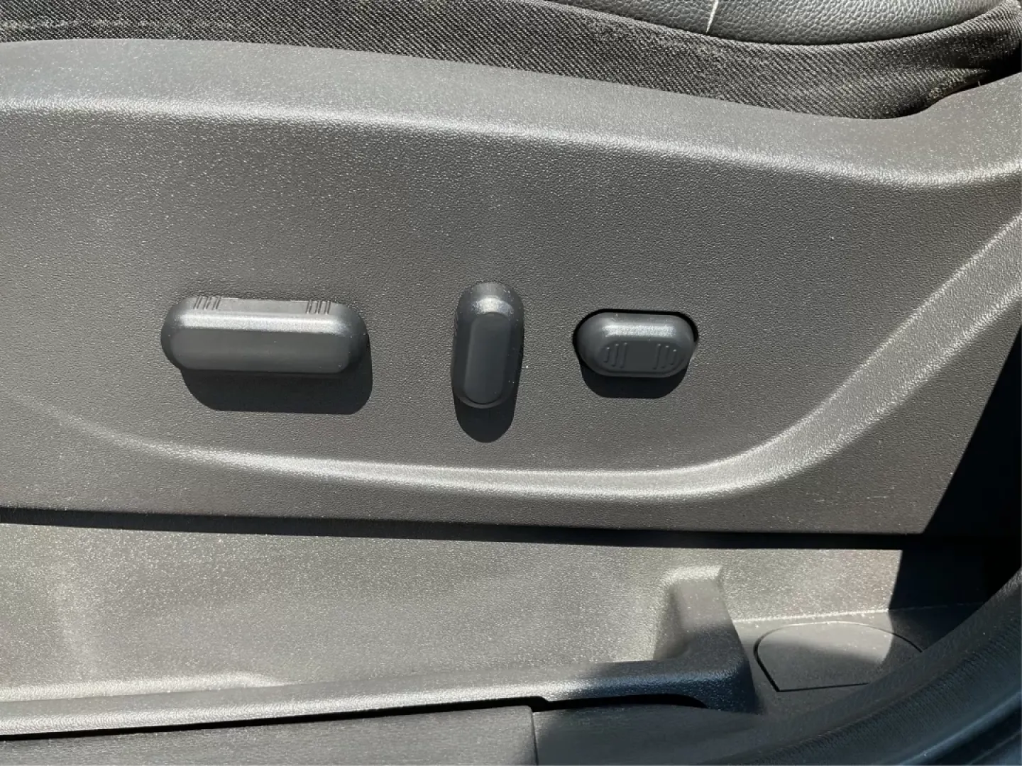 2013 Ford Escape SEL (1FMCU9H90DU) with an Other engine, located at 1184 Kauffman Ave, Fairborn, OH, 45324, (937) 908-9800, 39.807072, -84.030914 - **Experience Adventure with the 2013 Ford Escape SEL - Perfect for Your Next Family Journey!**<br /> <br /> Are you ready for the ultimate combination of adventure and comfort? The 2013 Ford Escape SEL, available now at Advantage Car and Credit in Fairborn, OH, is your ticket to exciting weekend get - Photo#18