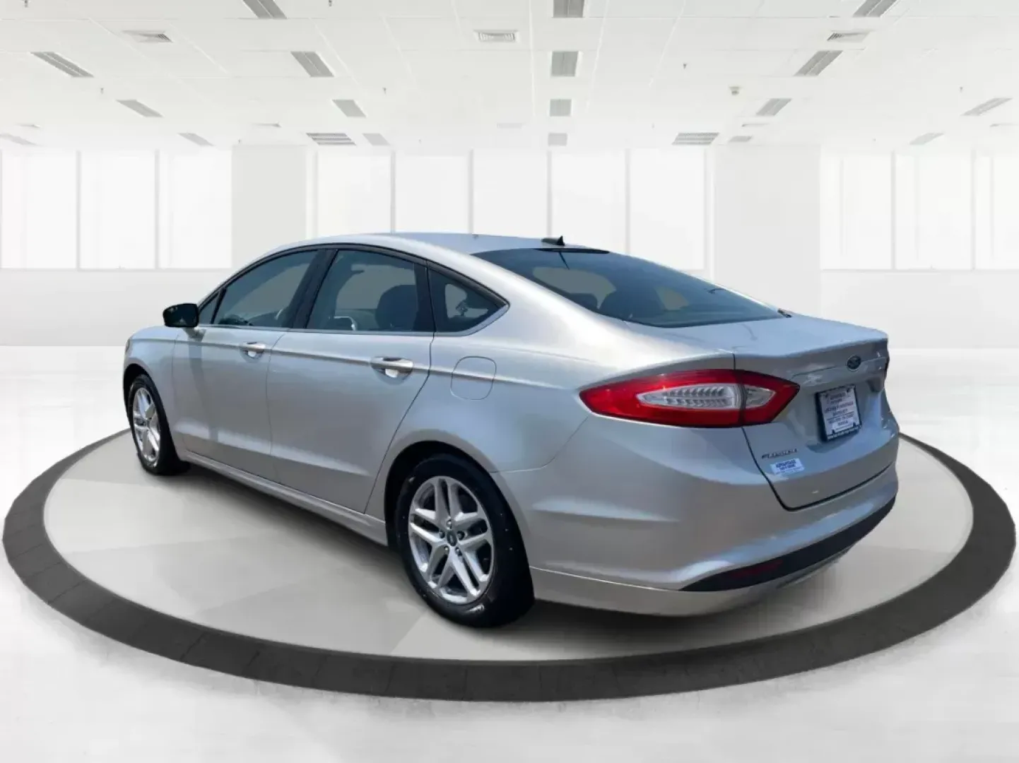 2013 Ford Fusion SE (3FA6P0H73DR) with an Other engine, located at 1951 S Dayton Lakeview Rd., New Carlisle, OH, 45344, (937) 908-9800, 39.890999, -84.050255 - **Unlock Your Lifestyle with the 2013 Ford Fusion SE Perfect for Your Daily Adventures!**<br /> <br /> Are you looking for a sophisticated sedan that blends style, comfort, and technology? Look no further than this 2013 Ford Fusion SE, located at Advantage Car and Credit in Fairborn, OH. With its a - Photo#4