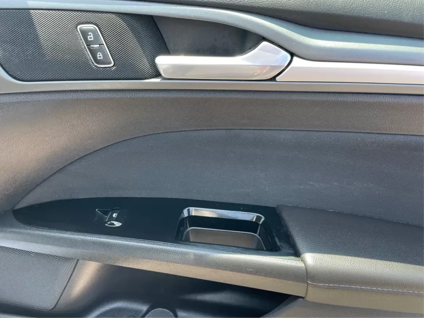 2013 Ford Fusion SE (3FA6P0H73DR) with an Other engine, located at 1951 S Dayton Lakeview Rd., New Carlisle, OH, 45344, (937) 908-9800, 39.890999, -84.050255 - **Unlock Your Lifestyle with the 2013 Ford Fusion SE Perfect for Your Daily Adventures!**<br /> <br /> Are you looking for a sophisticated sedan that blends style, comfort, and technology? Look no further than this 2013 Ford Fusion SE, located at Advantage Car and Credit in Fairborn, OH. With its a - Photo#19