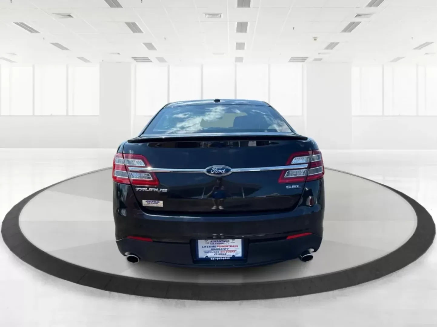 2013 Ford Taurus SEL (1FAHP2E87DG) with an EcoBoost 2L I-4 gasoline direct injection engine, located at 1099 N County Rd 25A, Troy, OH, 45373, (937) 908-9800, 40.057079, -84.212883 - ### Discover Your Next Adventure with the 2013 Ford Taurus SEL from Advantage Car and Credit!<br /> <br /> Are you seeking a reliable and stylish sedan for your daily commute, family road trips, or weekend adventures? Look no further! The 2013 Ford Taurus SEL, available at Advantage Car and Credit i - Photo#3