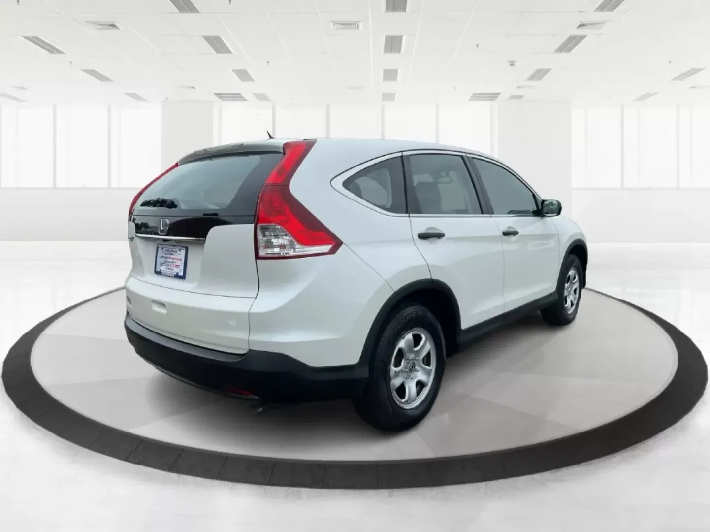 2013 Honda CR-V LX (5J6RM3H37DL) with an 2.4L I-4 DOHC engine, located at 4508 South Dixie Dr, Moraine, OH, 45439, (937) 908-9800, 39.689976, -84.218452 - If you're searching for a reliable vehicle that perfectly balances space, comfort, and efficiency for your family or daily commute, look no further than this 2013 Honda CR-V LX, proudly offered by Advantage Car and Credit in Fairborn, OH. Located conveniently at 1184 Kauffman Ave, we specialize in * - Photo#2