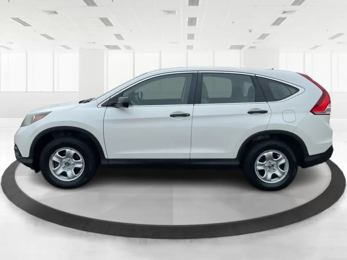 2013 Honda CR-V LX (5J6RM3H37DL) with an 2.4L I-4 DOHC engine, located at 4508 South Dixie Dr, Moraine, OH, 45439, (937) 908-9800, 39.689976, -84.218452 - If you're searching for a reliable vehicle that perfectly balances space, comfort, and efficiency for your family or daily commute, look no further than this 2013 Honda CR-V LX, proudly offered by Advantage Car and Credit in Fairborn, OH. Located conveniently at 1184 Kauffman Ave, we specialize in * - Photo#5