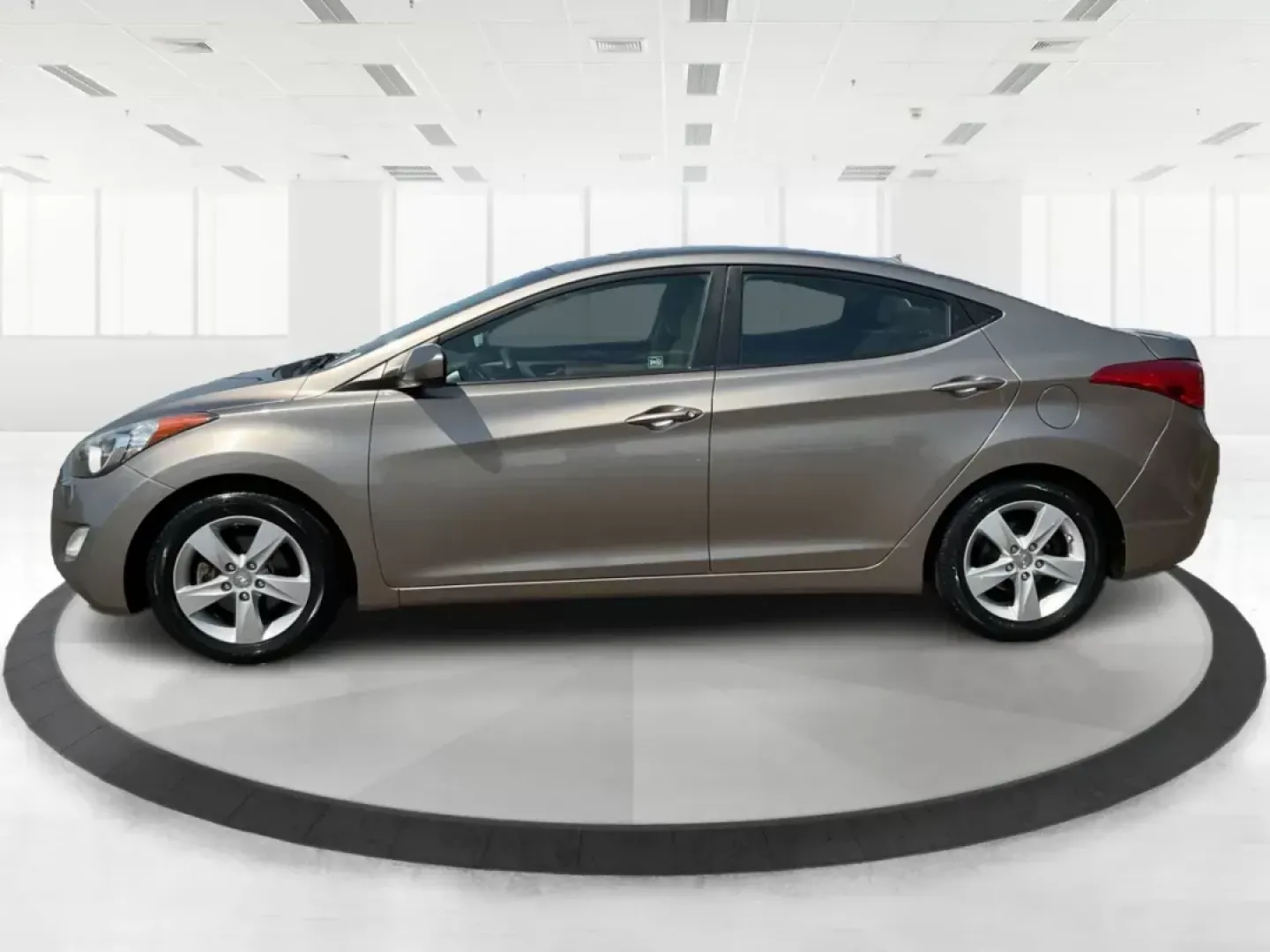 2013 Hyundai Elantra GLS (5NPDH4AE6DH) with an 1.8L I-4 DOHC engine, located at 8750 N County Rd 25A, Piqua, OH, 45356, (937) 908-9800, 40.164391, -84.232513 - **Unlock the Freedom of the Open Road with the 2013 Hyundai Elantra GLS** <br /> <br /> Are you ready to elevate your daily commute or embark on new adventures without breaking the bank? The 2013 Hyundai Elantra GLS, available at Advantage Car and Credit in Fairborn, OH, is the ideal sedan for budg - Photo#5