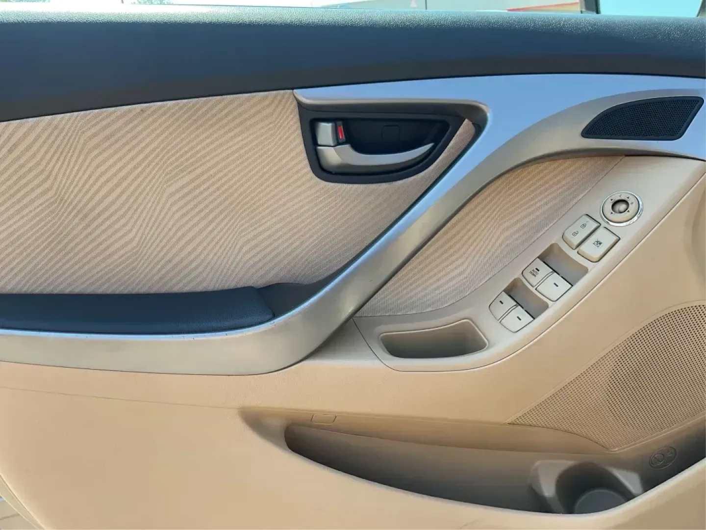 2013 Hyundai Elantra GLS (5NPDH4AE6DH) with an 1.8L I-4 DOHC engine, located at 8750 N County Rd 25A, Piqua, OH, 45356, (937) 908-9800, 40.164391, -84.232513 - **Unlock the Freedom of the Open Road with the 2013 Hyundai Elantra GLS** <br /> <br /> Are you ready to elevate your daily commute or embark on new adventures without breaking the bank? The 2013 Hyundai Elantra GLS, available at Advantage Car and Credit in Fairborn, OH, is the ideal sedan for budg - Photo#16