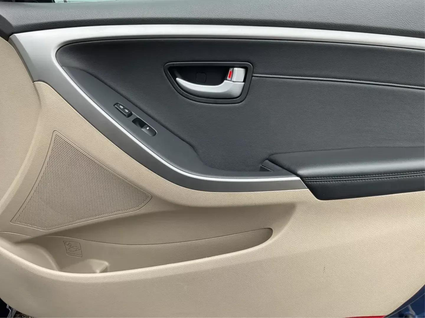 2013 Hyundai Elantra GT Base (KMHD35LE4DU) with an Other engine, located at 4508 South Dixie Dr, Moraine, OH, 45439, (937) 908-9800, 39.689976, -84.218452 - **Discover Your Perfect Ride: 2013 Hyundai Elantra GT at Advantage Car and Credit!**<br /> <br /> Are you ready to elevate your daily commute or weekend adventures? Look no further than this stunning 2013 Hyundai Elantra GT, a versatile sedan that perfectly balances comfort, style, and fuel efficien - Photo#18