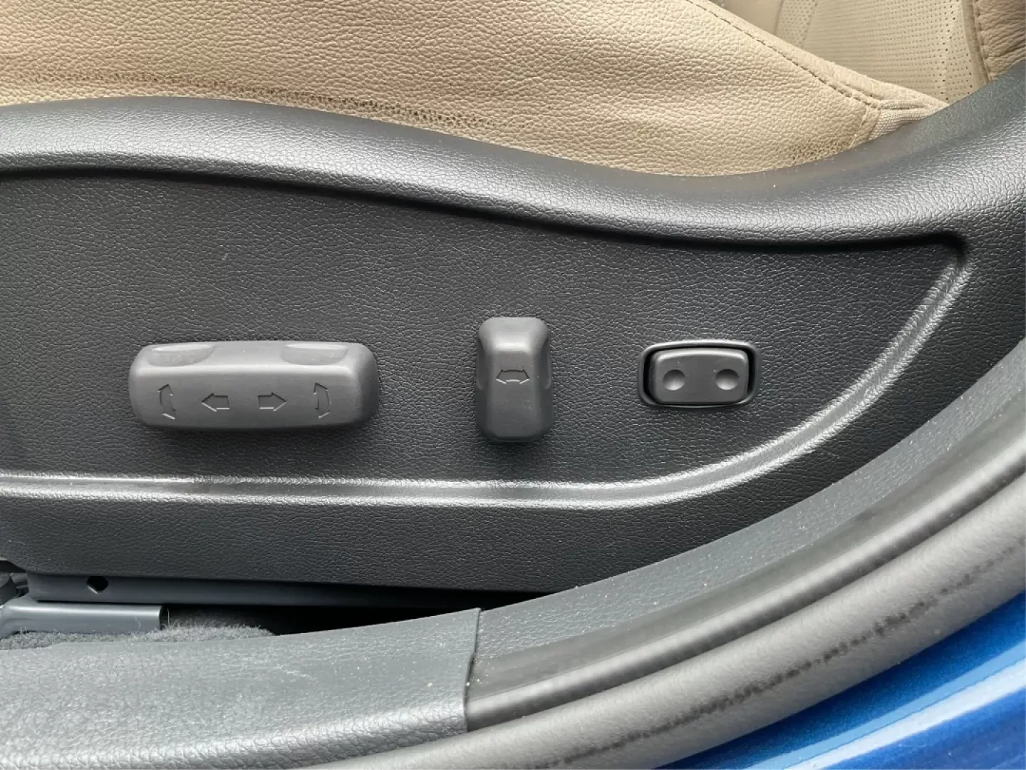 2013 Hyundai Elantra GT Base (KMHD35LE4DU) with an Other engine, located at 4508 South Dixie Dr, Moraine, OH, 45439, (937) 908-9800, 39.689976, -84.218452 - ### Discover the 2013 Hyundai Elantra GT Your Perfect Commuter Companion!<br /> <br /> Are you on the hunt for a reliable, stylish, and affordable vehicle that effortlessly fits into your everyday life? Look no further than the 2013 Hyundai Elantra GT, available now at Advantage Car and Credit in F - Photo#17