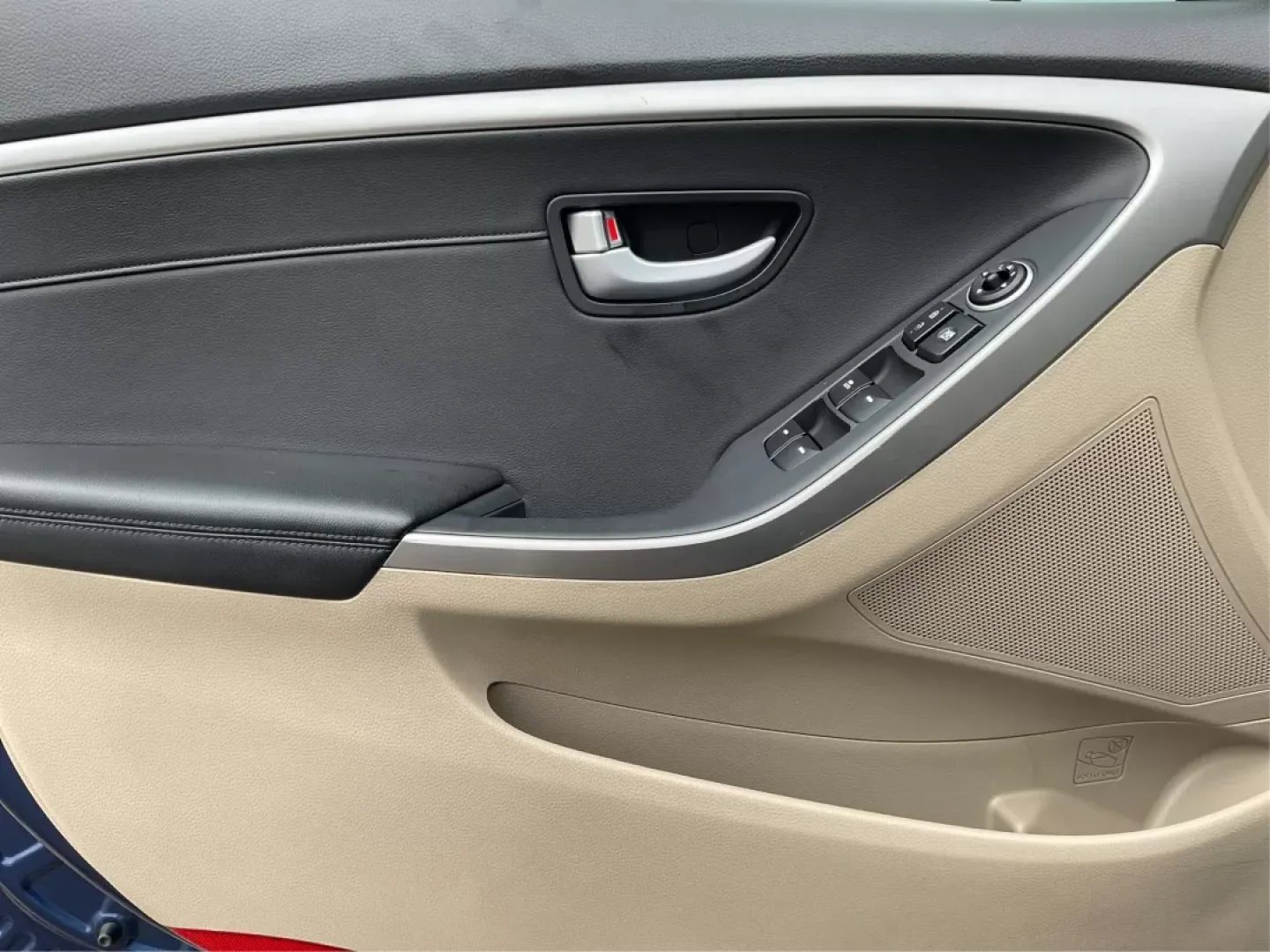 2013 Hyundai Elantra GT Base (KMHD35LE4DU) with an Other engine, located at 4508 South Dixie Dr, Moraine, OH, 45439, (937) 908-9800, 39.689976, -84.218452 - ### Discover the 2013 Hyundai Elantra GT Your Perfect Commuter Companion!<br /> <br /> Are you on the hunt for a reliable, stylish, and affordable vehicle that effortlessly fits into your everyday life? Look no further than the 2013 Hyundai Elantra GT, available now at Advantage Car and Credit in F - Photo#18