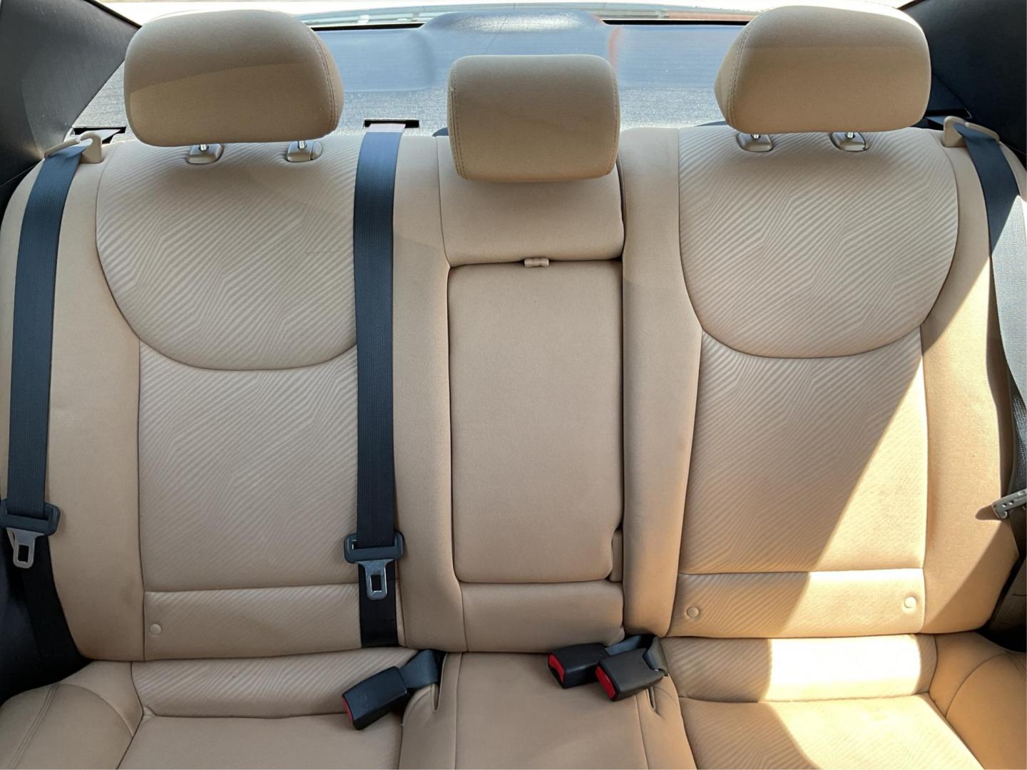 2013 Hyundai Elantra GLS (5NPDH4AE6DH) with an 1.8L I-4 DOHC engine, located at 880 E. National Road, Vandalia, OH, 45377, (937) 908-9800, 39.891918, -84.183594 - 2013 Hyundai Elantra GLS - Photo#13
