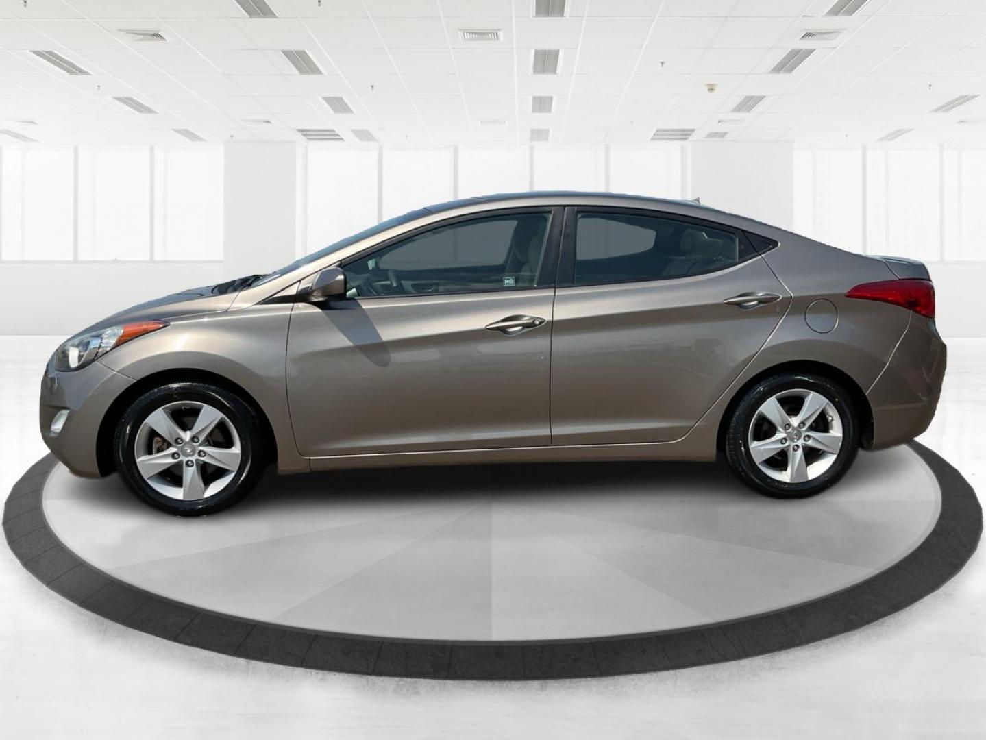 2013 Hyundai Elantra GLS (5NPDH4AE6DH) with an 1.8L I-4 DOHC engine, located at 880 E. National Road, Vandalia, OH, 45377, (937) 908-9800, 39.891918, -84.183594 - 2013 Hyundai Elantra GLS - Photo#5