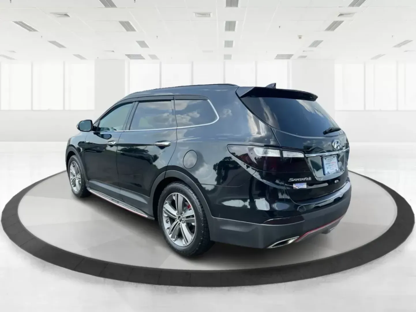 2013 Hyundai Santa Fe Limited (KM8SRDHF5DU) with an Lambda II 3.3L V-6 gasoline direct injection engine, located at 1099 N County Rd 25A, Troy, OH, 45373, (937) 908-9800, 40.057079, -84.212883 - **Experience Every Journey with Style and Comfort: 2013 Hyundai Santa Fe Limited at Advantage Car and Credit!**<br /> <br /> Are you looking for a vehicle that seamlessly blends comfort, capability, and style for your family adventures or daily commutes? Look no further! The 2013 Hyundai Santa Fe Li - Photo#4