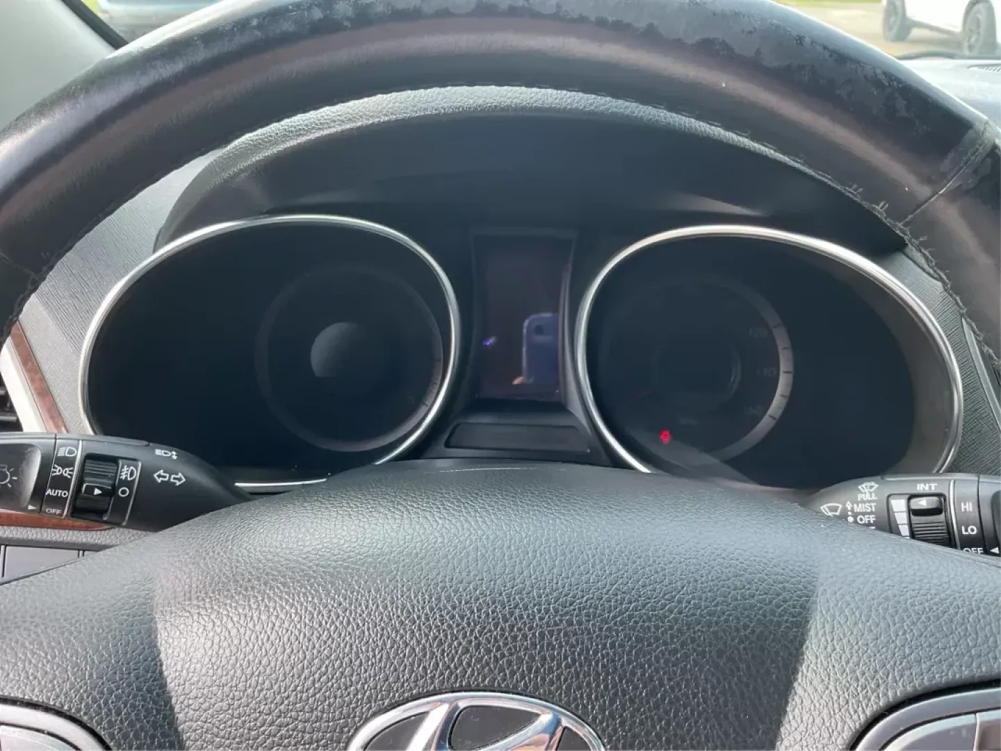 2013 Hyundai Santa Fe Limited (KM8SRDHF5DU) with an Lambda II 3.3L V-6 gasoline direct injection engine, located at 1099 N County Rd 25A, Troy, OH, 45373, (937) 908-9800, 40.057079, -84.212883 - **Experience Every Journey with Style and Comfort: 2013 Hyundai Santa Fe Limited at Advantage Car and Credit!**<br /> <br /> Are you looking for a vehicle that seamlessly blends comfort, capability, and style for your family adventures or daily commutes? Look no further! The 2013 Hyundai Santa Fe Li - Photo#14