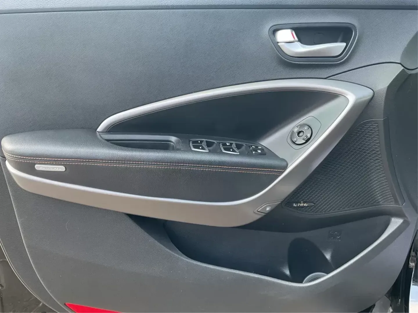 2013 Hyundai Santa Fe Limited (KM8SRDHF5DU) with an Lambda II 3.3L V-6 gasoline direct injection engine, located at 1099 N County Rd 25A, Troy, OH, 45373, (937) 908-9800, 40.057079, -84.212883 - **Experience Every Journey with Style and Comfort: 2013 Hyundai Santa Fe Limited at Advantage Car and Credit!**<br /> <br /> Are you looking for a vehicle that seamlessly blends comfort, capability, and style for your family adventures or daily commutes? Look no further! The 2013 Hyundai Santa Fe Li - Photo#17