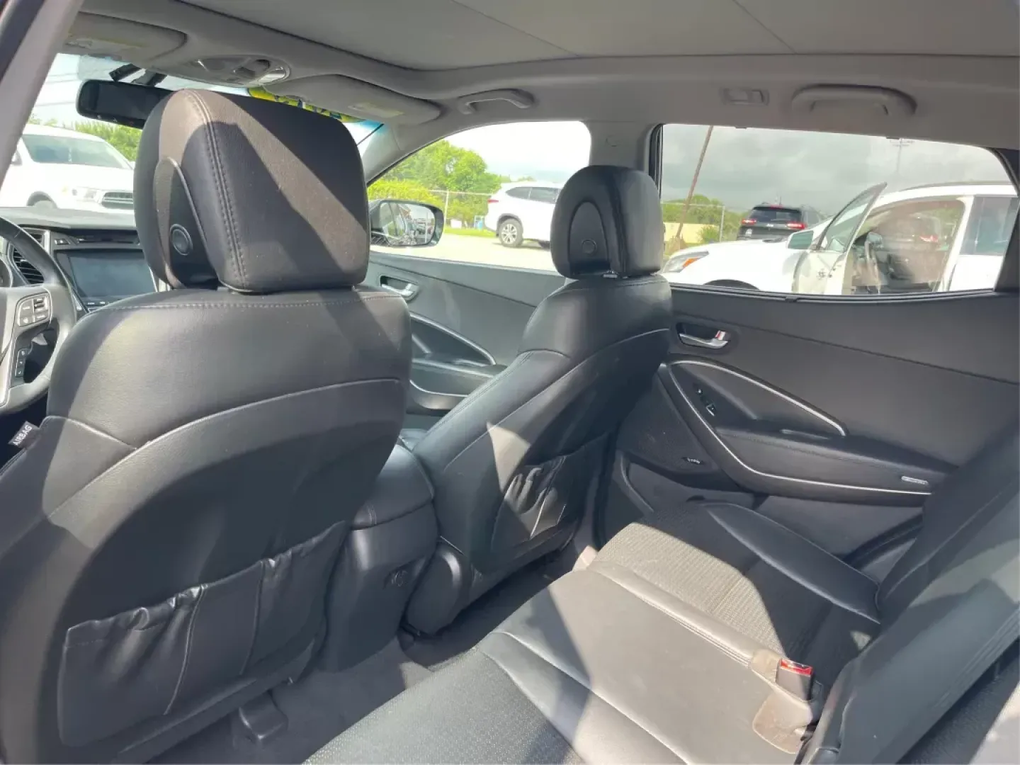 2013 Hyundai Santa Fe Sport 2.0T (5XYZW3LA4DG) with an Theta II 2L I-4 gasoline direct injection engine, located at 1184 Kauffman Ave, Fairborn, OH, 45324, (937) 908-9800, 39.807072, -84.030914 - **Experience Adventure and Comfort with the 2013 Hyundai Santa Fe Sport 2.0T at Advantage Car and Credit!**<br /> <br /> Are you ready to elevate your driving experience? Whether you're navigating the hustle and bustle of daily commutes or planning a spontaneous weekend getaway, the 2013 Hyundai San - Photo#9