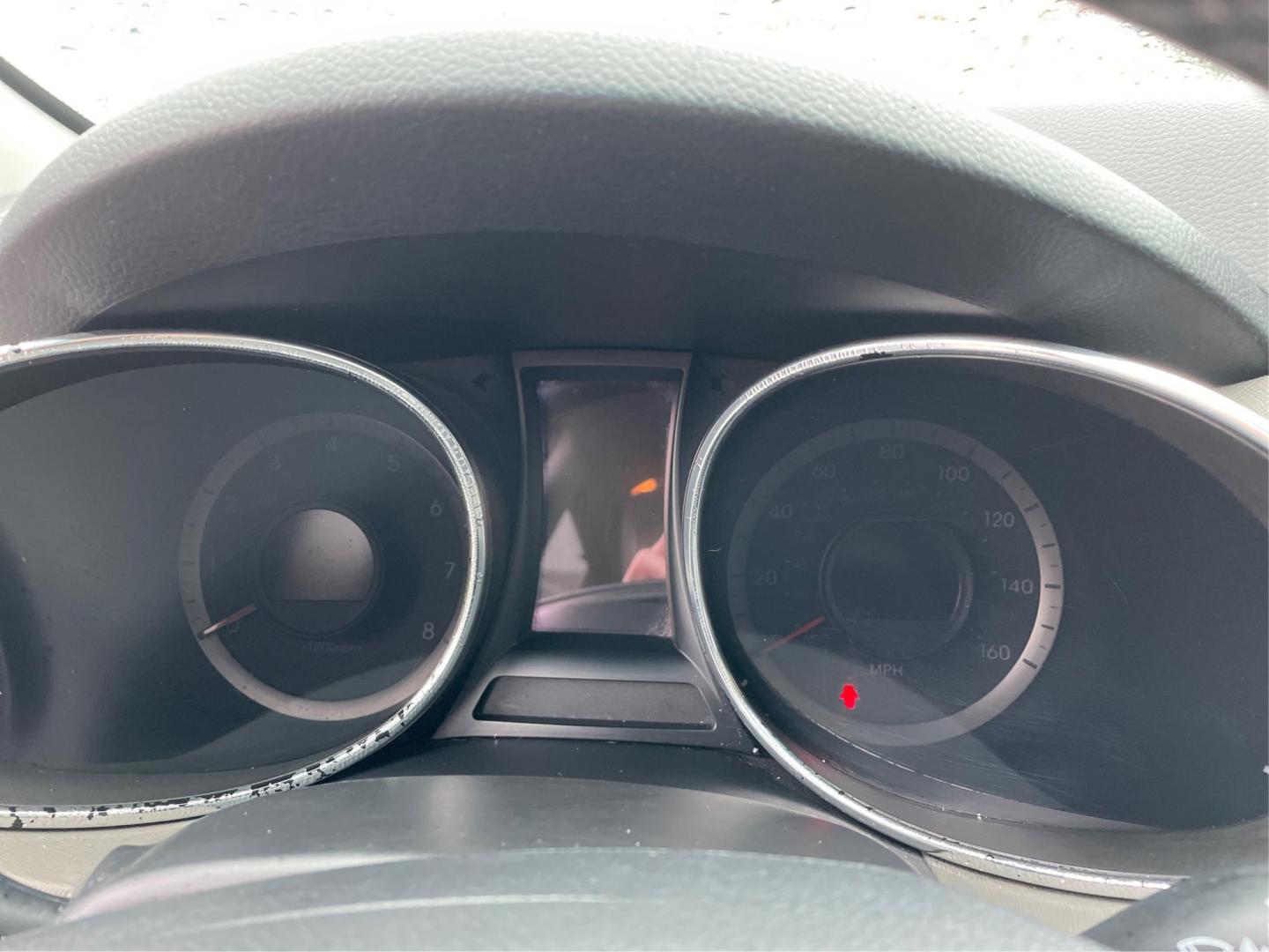2013 Mineral Gray Hyundai Santa Fe Sport 2.4 AWD (5XYZUDLBXDG) with an 2.4L L4 DOHC 16V engine, 6-Speed Automatic transmission, located at 1184 Kauffman Ave, Fairborn, OH, 45324, (937) 908-9800, 39.807072, -84.030914 - 2013 Hyundai Santa Fe Sport 2.4 AWD - Photo#14