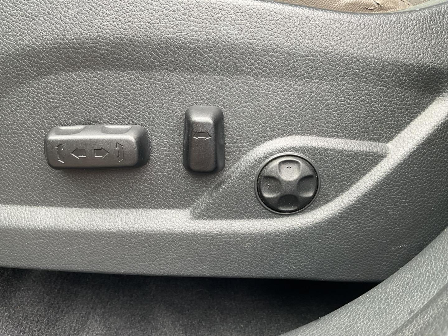 2013 Hyundai Santa Fe Sport (5XYZU3LB9DG) with an Theta II 2.4L I-4 gasoline direct injection engine, located at 880 E. National Road, Vandalia, OH, 45377, (937) 908-9800, 39.891918, -84.183594 - One Owner - Photo#15