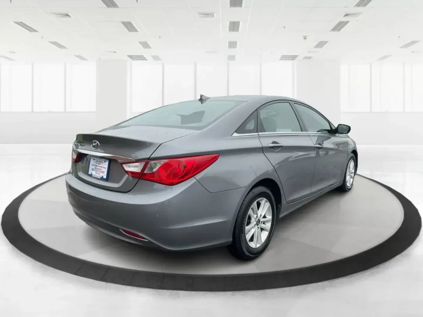 2013 Gray Hyundai Sonata GLS (5NPEB4AC5DH) with an 2.4L L4 DOHC 16V engine, 6-Speed Automatic transmission, located at 8750 N County Rd 25A, Piqua, OH, 45356, (937) 908-9800, 40.164391, -84.232513 - 2013 Hyundai Sonata GLS - Photo#2