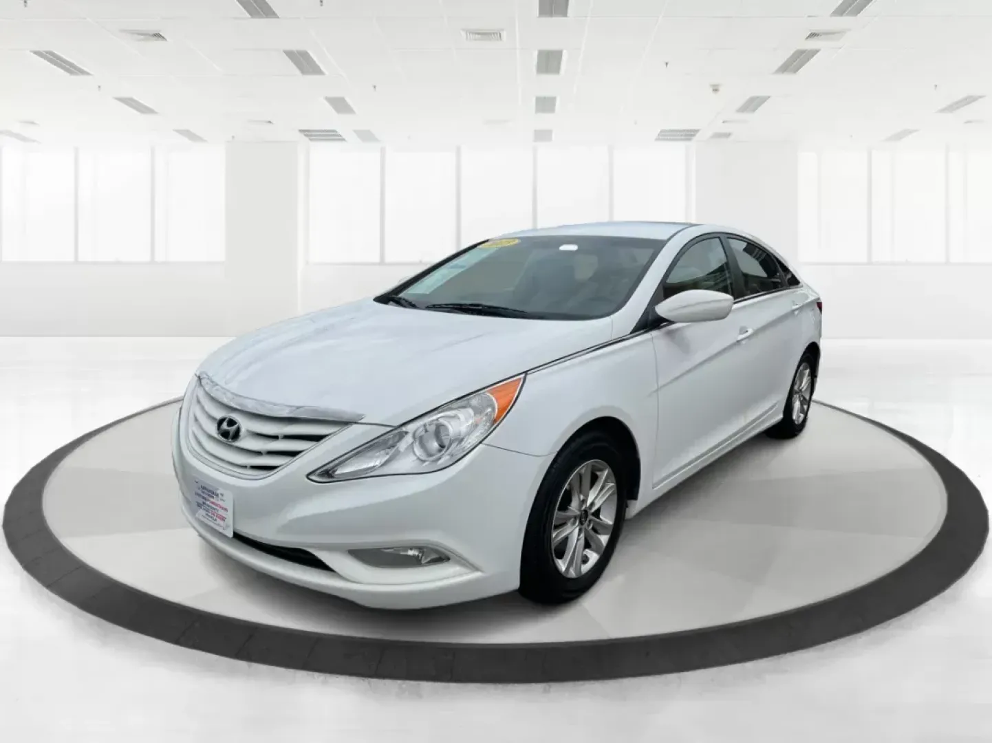 2013 Hyundai Sonata GLS (5NPEB4ACXDH) with an 2.4L I-4 gasoline direct injection engine, located at 1951 S Dayton Lakeview Rd., New Carlisle, OH, 45344, (937) 908-9800, 39.890999, -84.050255 - 2013 Hyundai Sonata GLS - Photo#8