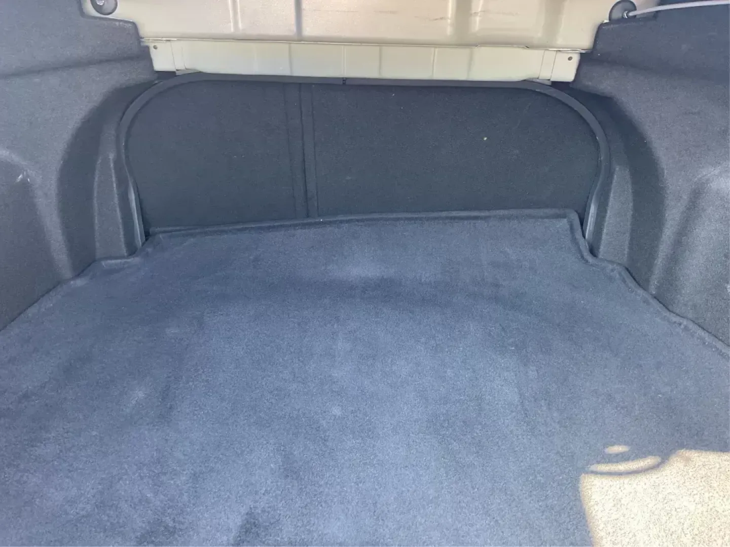 2013 Hyundai Sonata SE (5NPEC4AC8DH) with an 2.4L I-4 gasoline direct injection engine, located at 880 E. National Road, Vandalia, OH, 45377, (937) 908-9800, 39.891918, -84.183594 - **Drive Your Future with the 2013 Hyundai Sonata SE: Perfect for Fairborn Commuters!**<br /> <br /> Are you ready to elevate your driving experience? The 2013 Hyundai Sonata SE is here, perfect for those long commutes or weekend getaways. With its stylish design and spacious interior, this sedan is - Photo#11