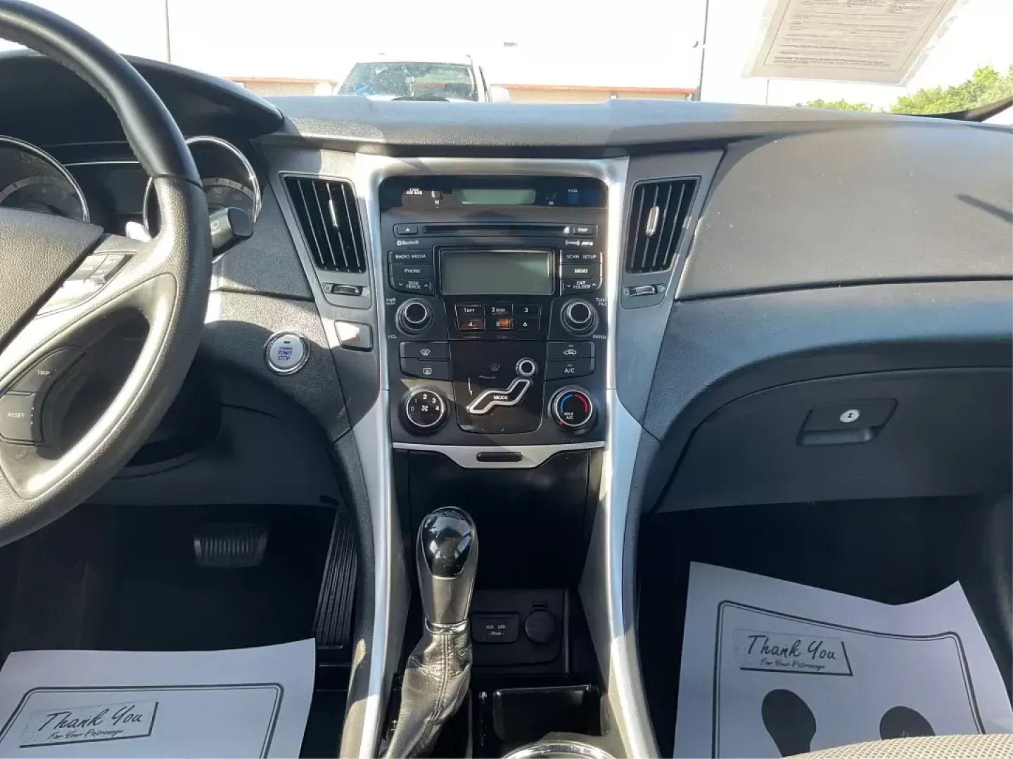 2013 Hyundai Sonata SE (5NPEC4AC8DH) with an 2.4L I-4 gasoline direct injection engine, located at 880 E. National Road, Vandalia, OH, 45377, (937) 908-9800, 39.891918, -84.183594 - **Drive Your Future with the 2013 Hyundai Sonata SE: Perfect for Fairborn Commuters!**<br /> <br /> Are you ready to elevate your driving experience? The 2013 Hyundai Sonata SE is here, perfect for those long commutes or weekend getaways. With its stylish design and spacious interior, this sedan is - Photo#12
