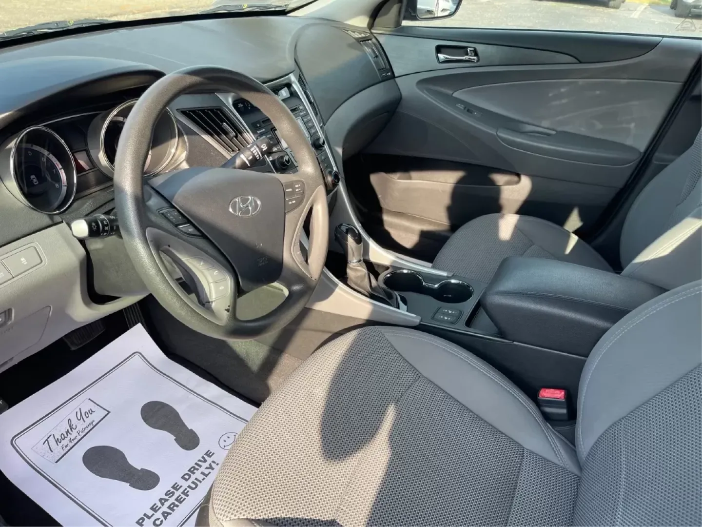 2013 Hyundai Sonata GLS (5NPEB4AC6DH) with an 2.4L I-4 gasoline direct injection engine, located at 401 Woodman Dr, Riverside, OH, 45431, (937) 908-9800, 39.760899, -84.123421 - If you're searching for the perfect blend of reliability, comfort, and affordability, look no further than this stunning 2013 Hyundai Sonata GLS, available now at Advantage Car and Credit in Fairborn, OH. Ideal for budget-conscious buyers or families looking for a dependable sedan, this vehicle shin - Photo#8