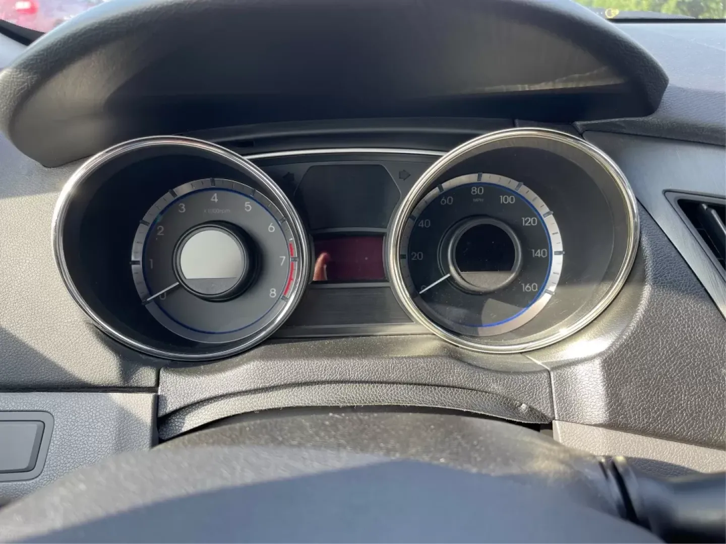 2013 Hyundai Sonata GLS (5NPEB4AC6DH) with an 2.4L I-4 gasoline direct injection engine, located at 401 Woodman Dr, Riverside, OH, 45431, (937) 908-9800, 39.760899, -84.123421 - If you're searching for the perfect blend of reliability, comfort, and affordability, look no further than this stunning 2013 Hyundai Sonata GLS, available now at Advantage Car and Credit in Fairborn, OH. Ideal for budget-conscious buyers or families looking for a dependable sedan, this vehicle shin - Photo#14