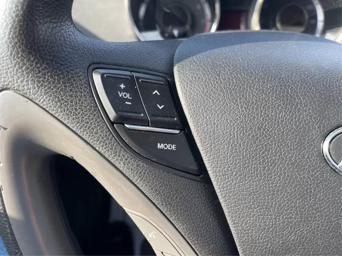 2013 Hyundai Sonata GLS (5NPEB4AC6DH) with an 2.4L I-4 gasoline direct injection engine, located at 401 Woodman Dr, Riverside, OH, 45431, (937) 908-9800, 39.760899, -84.123421 - If you're searching for the perfect blend of reliability, comfort, and affordability, look no further than this stunning 2013 Hyundai Sonata GLS, available now at Advantage Car and Credit in Fairborn, OH. Ideal for budget-conscious buyers or families looking for a dependable sedan, this vehicle shin - Photo#15