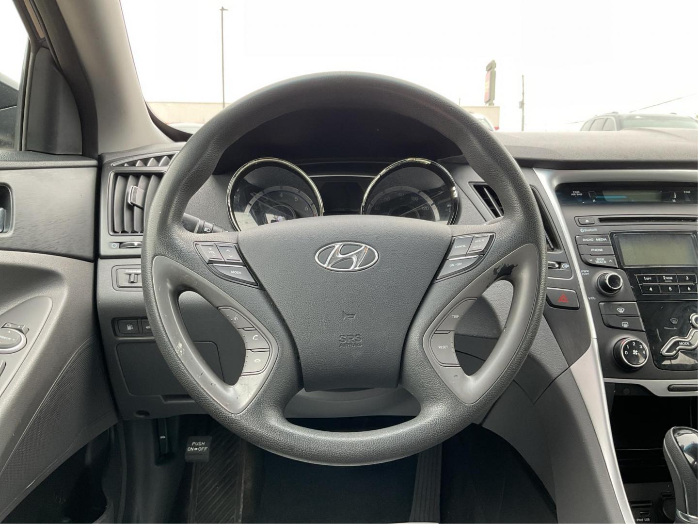 2013 Hyundai Sonata GLS (5NPEB4AC6DH) with an 2.4L L4 DOHC 16V engine, 6-Speed Automatic transmission, located at 1951 S Dayton Lakeview Rd., New Carlisle, OH, 45344, (937) 908-9800, 39.890999, -84.050255 - 2013 Hyundai Sonata GLS - Photo#14
