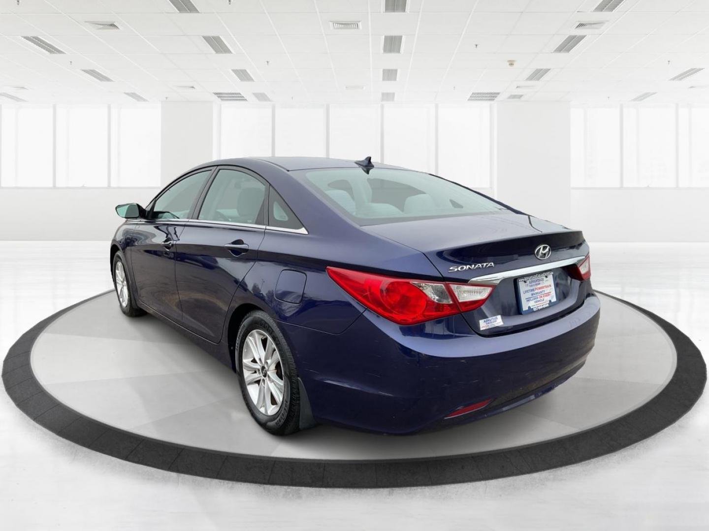 2013 Hyundai Sonata GLS (5NPEB4AC6DH) with an 2.4L L4 DOHC 16V engine, 6-Speed Automatic transmission, located at 1951 S Dayton Lakeview Rd., New Carlisle, OH, 45344, (937) 908-9800, 39.890999, -84.050255 - 2013 Hyundai Sonata GLS - Photo#4