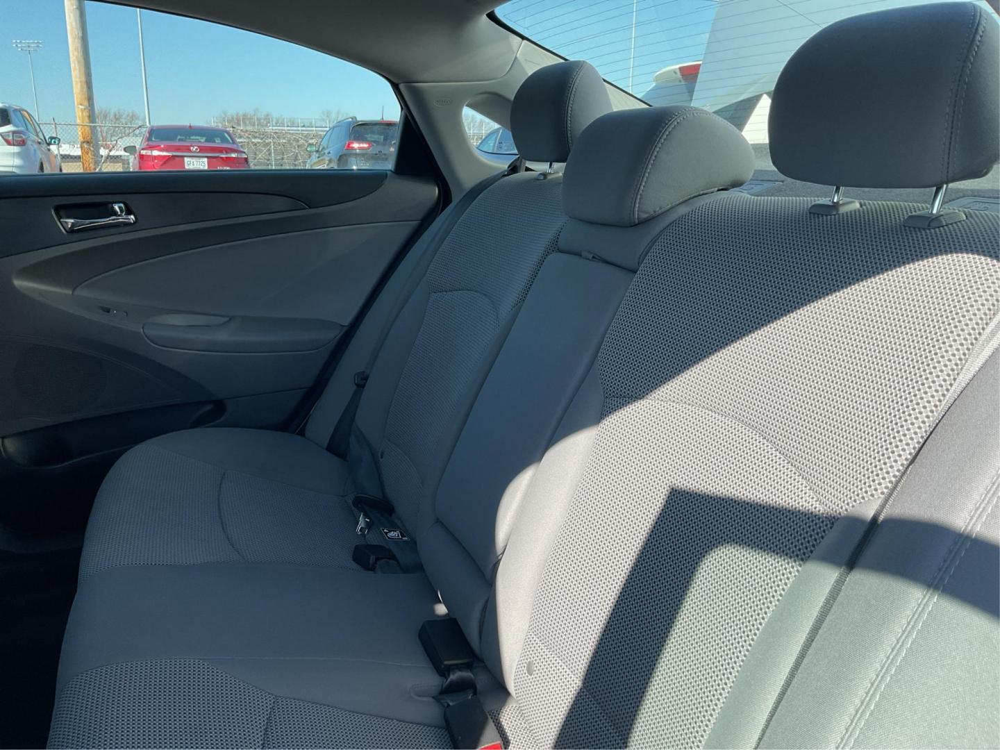 2013 Hyundai Sonata GLS (5NPEB4AC7DH) with an 2.4L I-4 gasoline direct injection engine, located at 1230 East Main St, Xenia, OH, 45385, (937) 908-9800, 39.688026, -83.910172 - 2013 Hyundai Sonata GLS - Photo#9