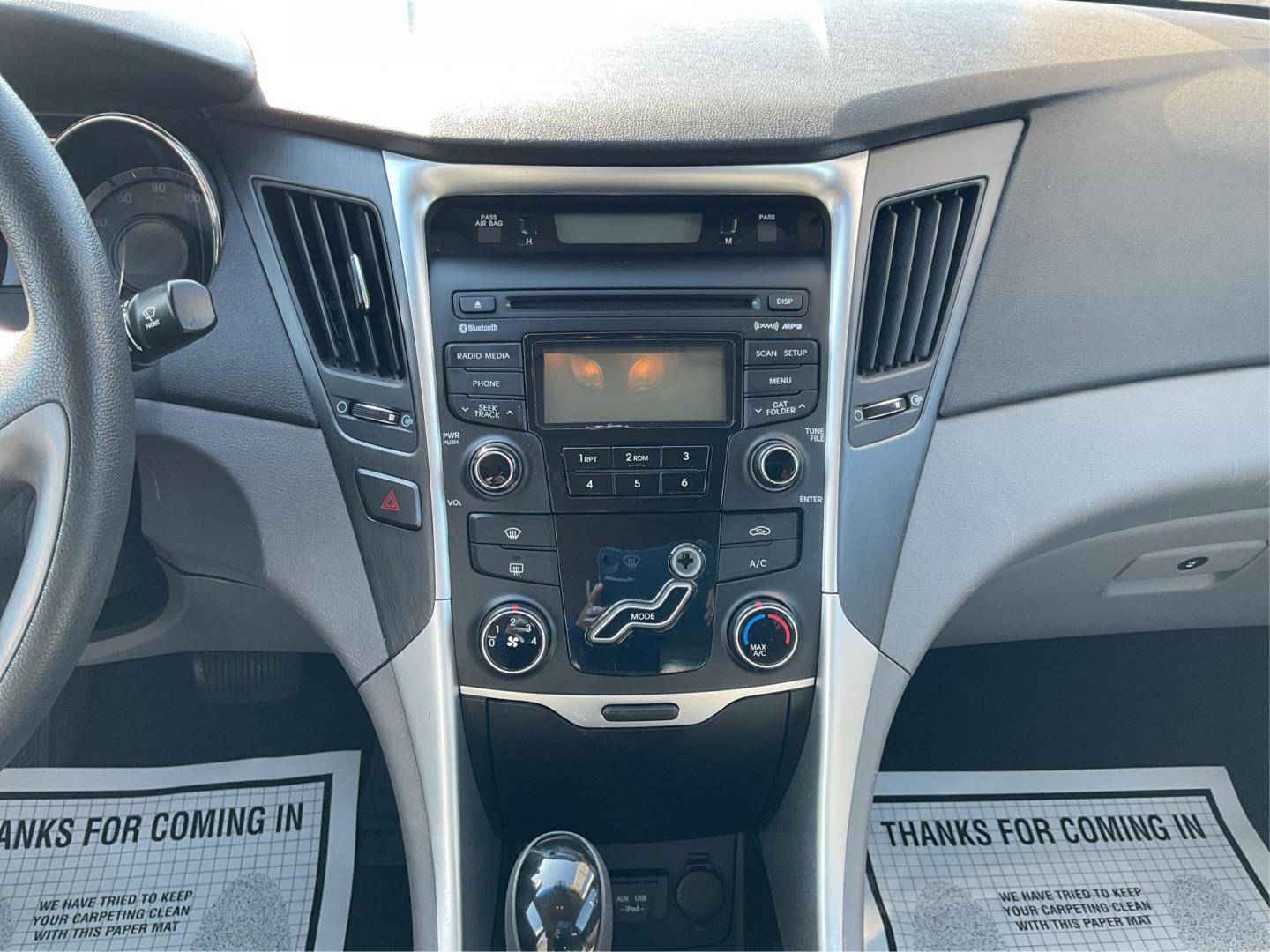2013 Hyundai Sonata GLS (5NPEB4AC7DH) with an 2.4L I-4 gasoline direct injection engine, located at 1230 East Main St, Xenia, OH, 45385, (937) 908-9800, 39.688026, -83.910172 - 2013 Hyundai Sonata GLS - Photo#12