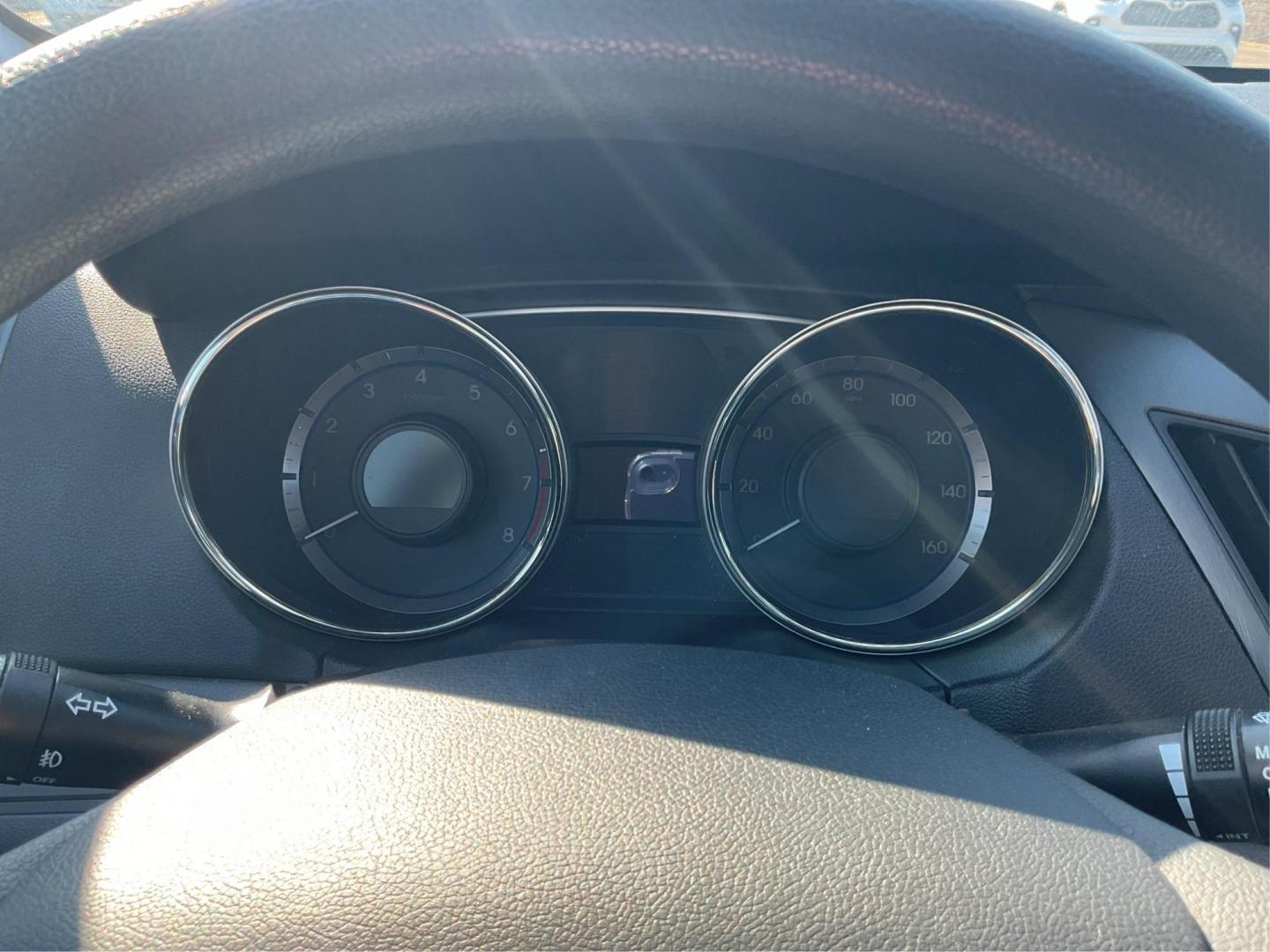 2013 Hyundai Sonata GLS (5NPEB4AC7DH) with an 2.4L I-4 gasoline direct injection engine, located at 1230 East Main St, Xenia, OH, 45385, (937) 908-9800, 39.688026, -83.910172 - 2013 Hyundai Sonata GLS - Photo#14