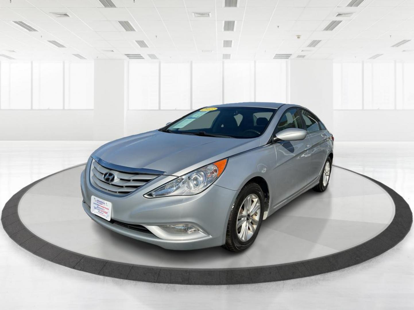 2013 Hyundai Sonata GLS (5NPEB4AC7DH) with an 2.4L I-4 gasoline direct injection engine, located at 1230 East Main St, Xenia, OH, 45385, (937) 908-9800, 39.688026, -83.910172 - 2013 Hyundai Sonata GLS - Photo#7
